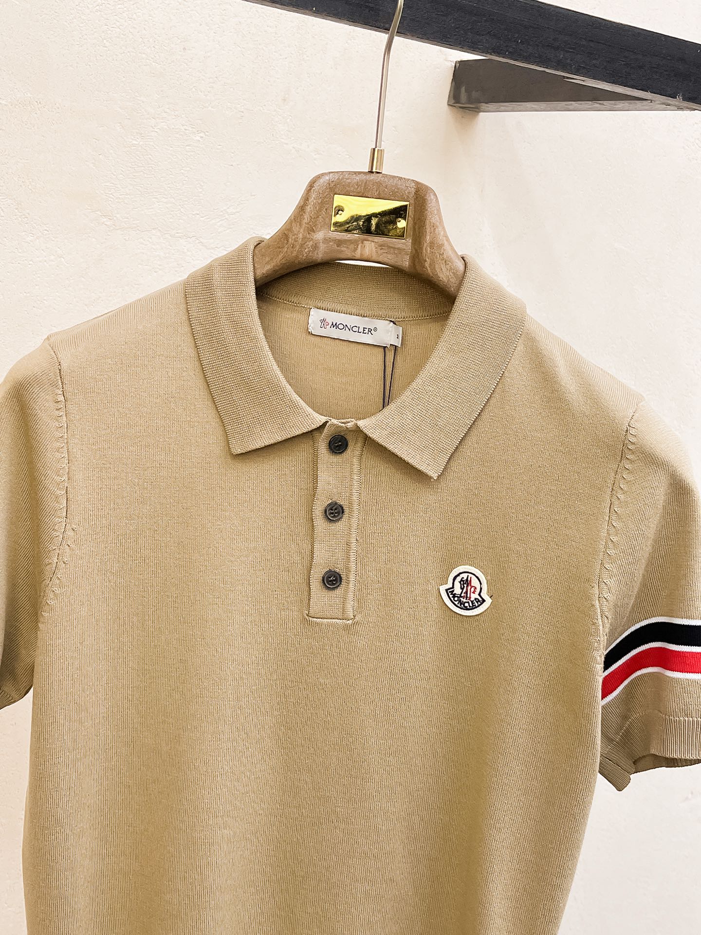 蒙口 2026春夏新品针织短袖，进口针织面料，手感柔软。顶级进口私货，设计潮流短袖针织衫，不失奢华 品质