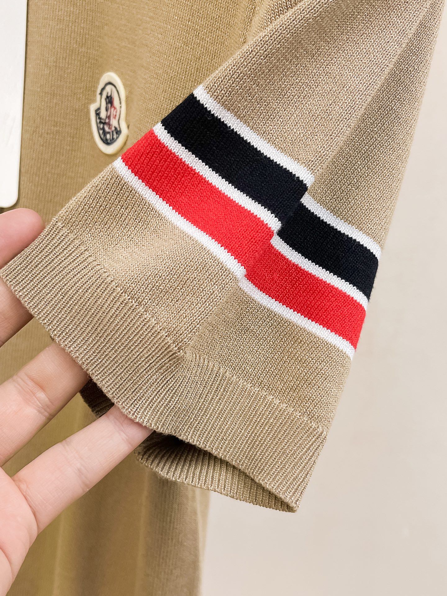 蒙口 2026春夏新品针织短袖，进口针织面料，手感柔软。顶级进口私货，设计潮流短袖针织衫，不失奢华 品质