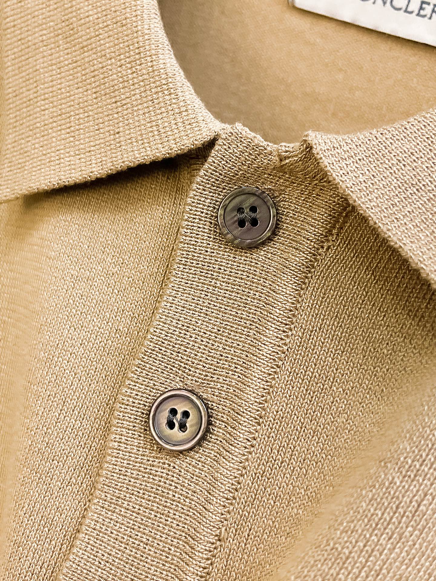 蒙口 2026春夏新品针织短袖，进口针织面料，手感柔软。顶级进口私货，设计潮流短袖针织衫，不失奢华 品质