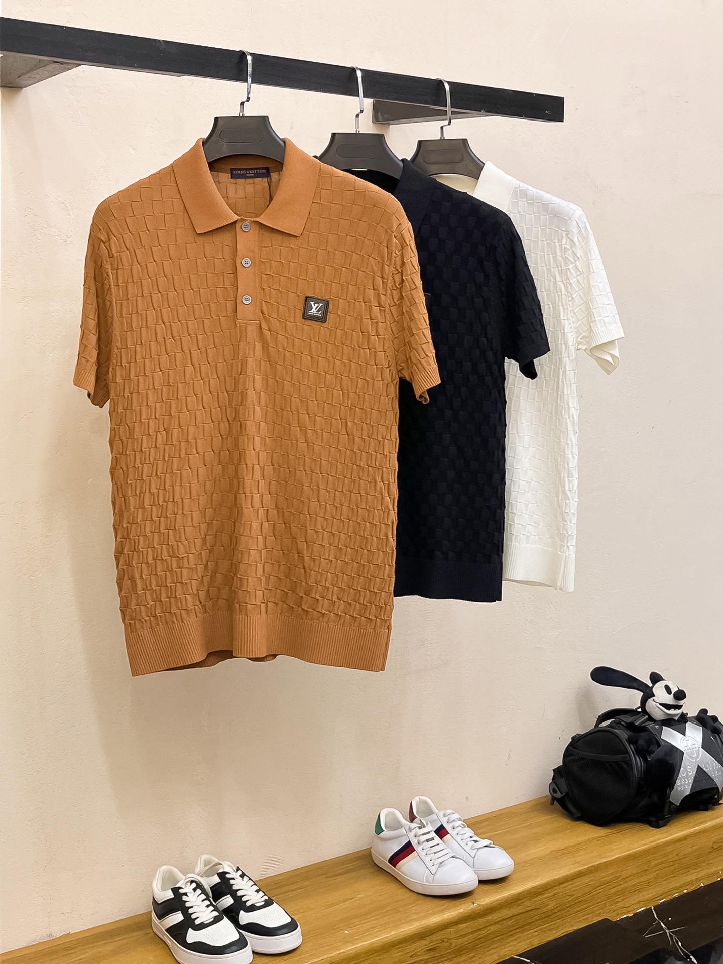 LV 2026春夏新品针织短袖，进口针织面料，手感柔软。顶级进口私货，设计潮流短袖针织衫，不失奢华 品质