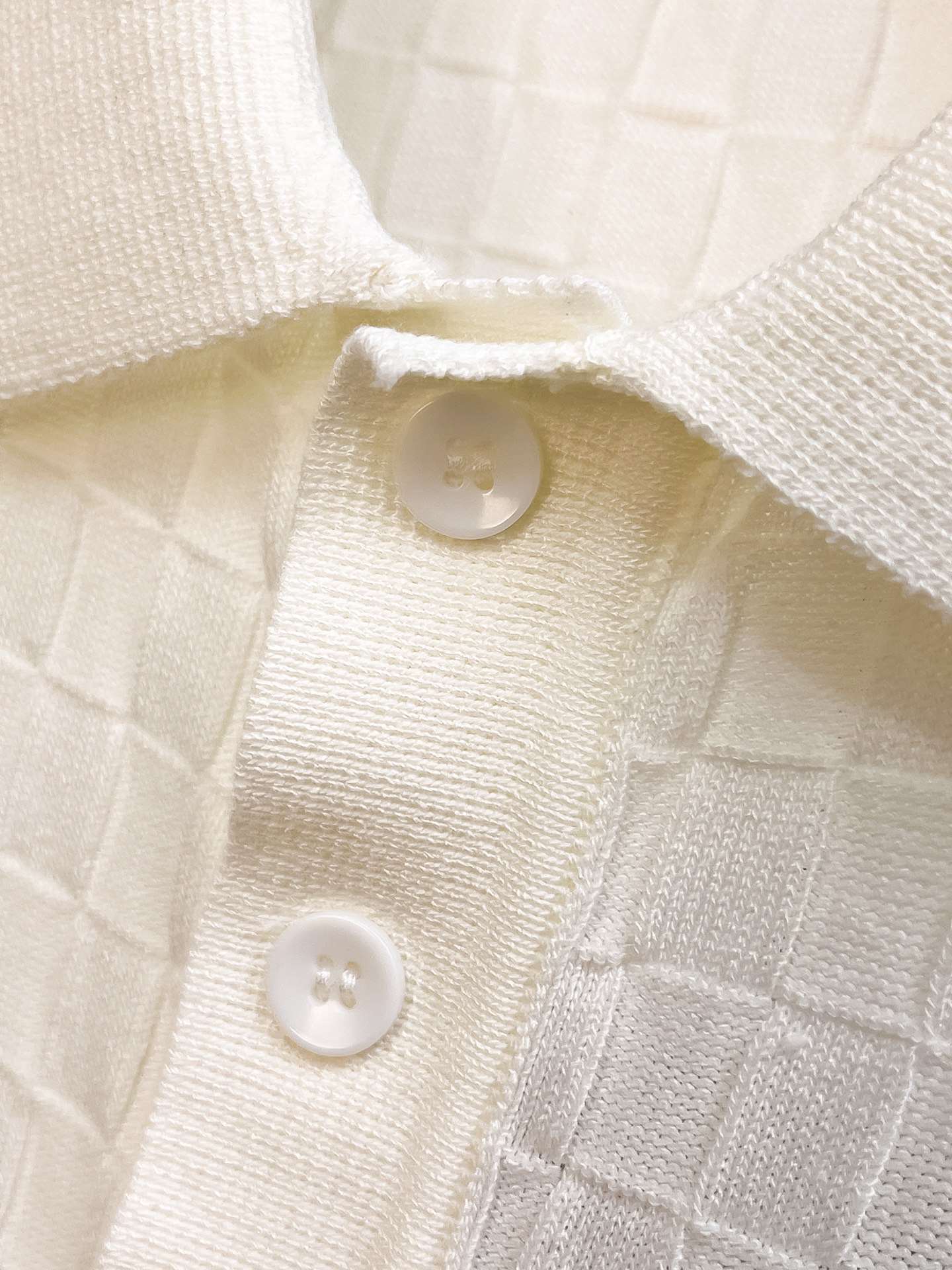 LV 2026春夏新品针织短袖，进口针织面料，手感柔软。顶级进口私货，设计潮流短袖针织衫，不失奢华 品质