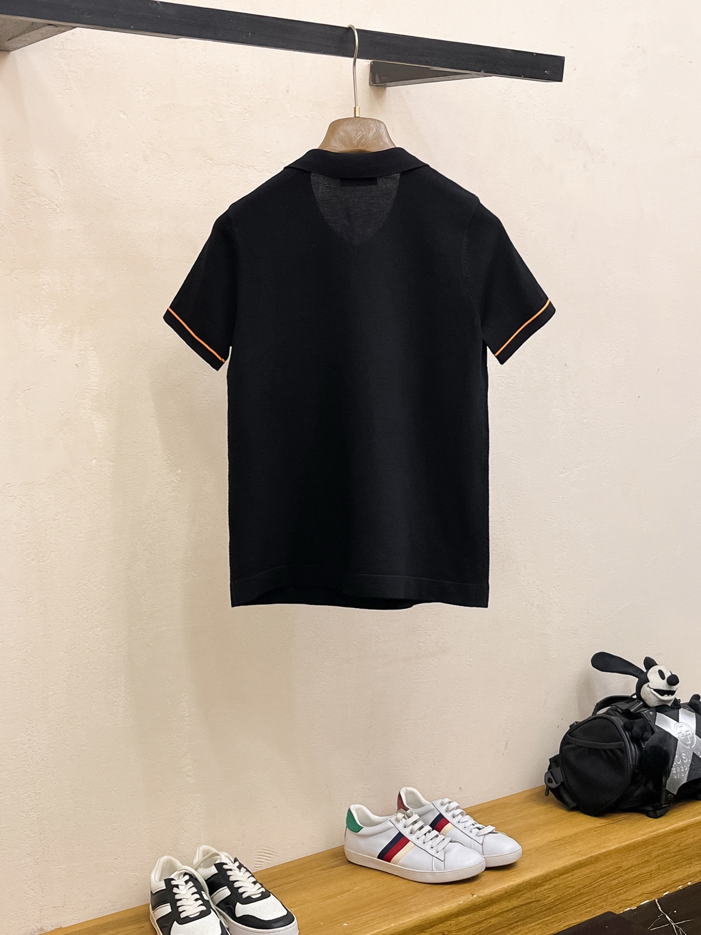 爱马仕 2026春夏新品针织短袖，进口针织面料，手感柔软。顶级进口私货，设计潮流短袖针织衫，不失奢华 品