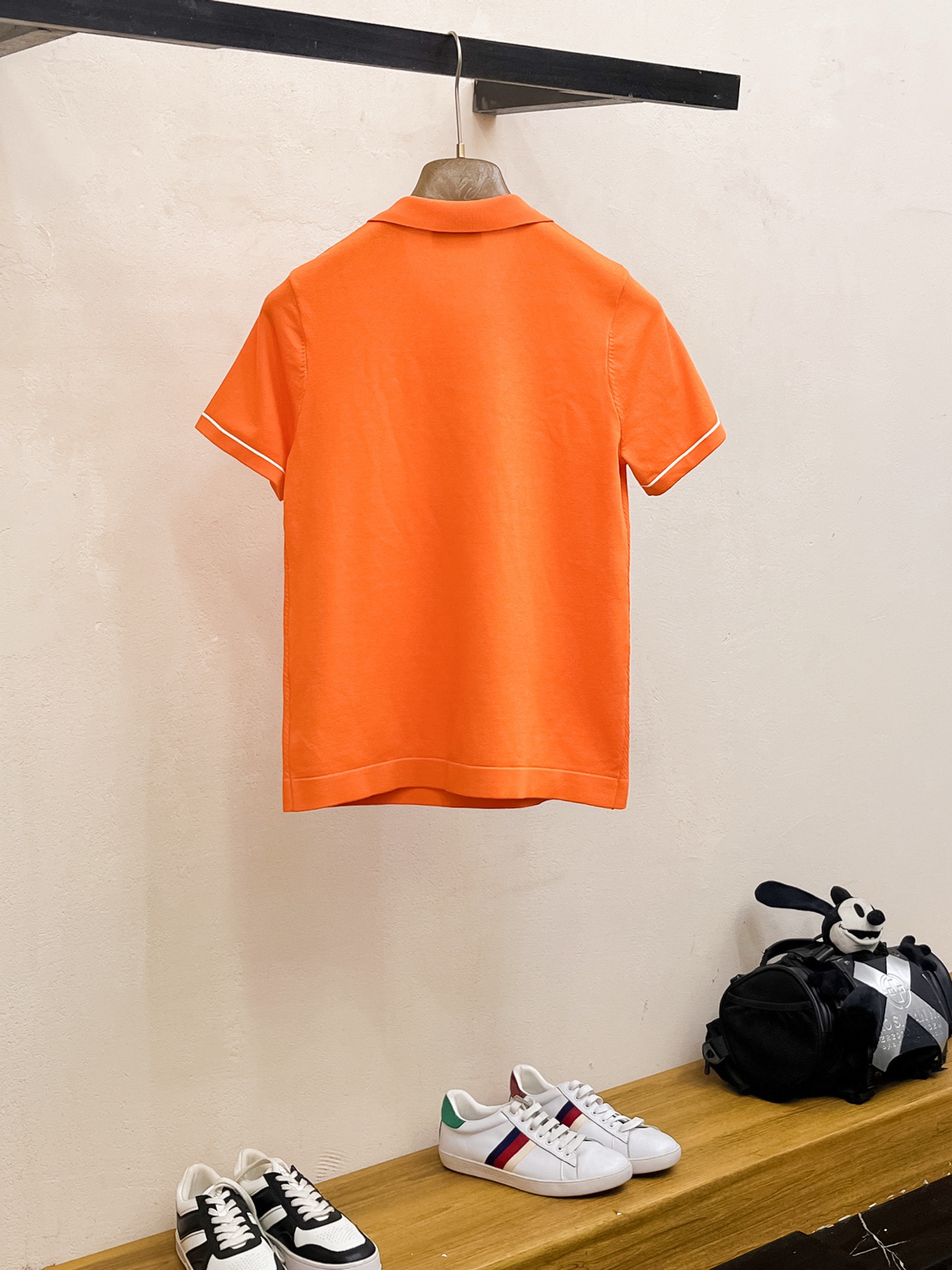 爱马仕 2026春夏新品针织短袖，进口针织面料，手感柔软。顶级进口私货，设计潮流短袖针织衫，不失奢华 品