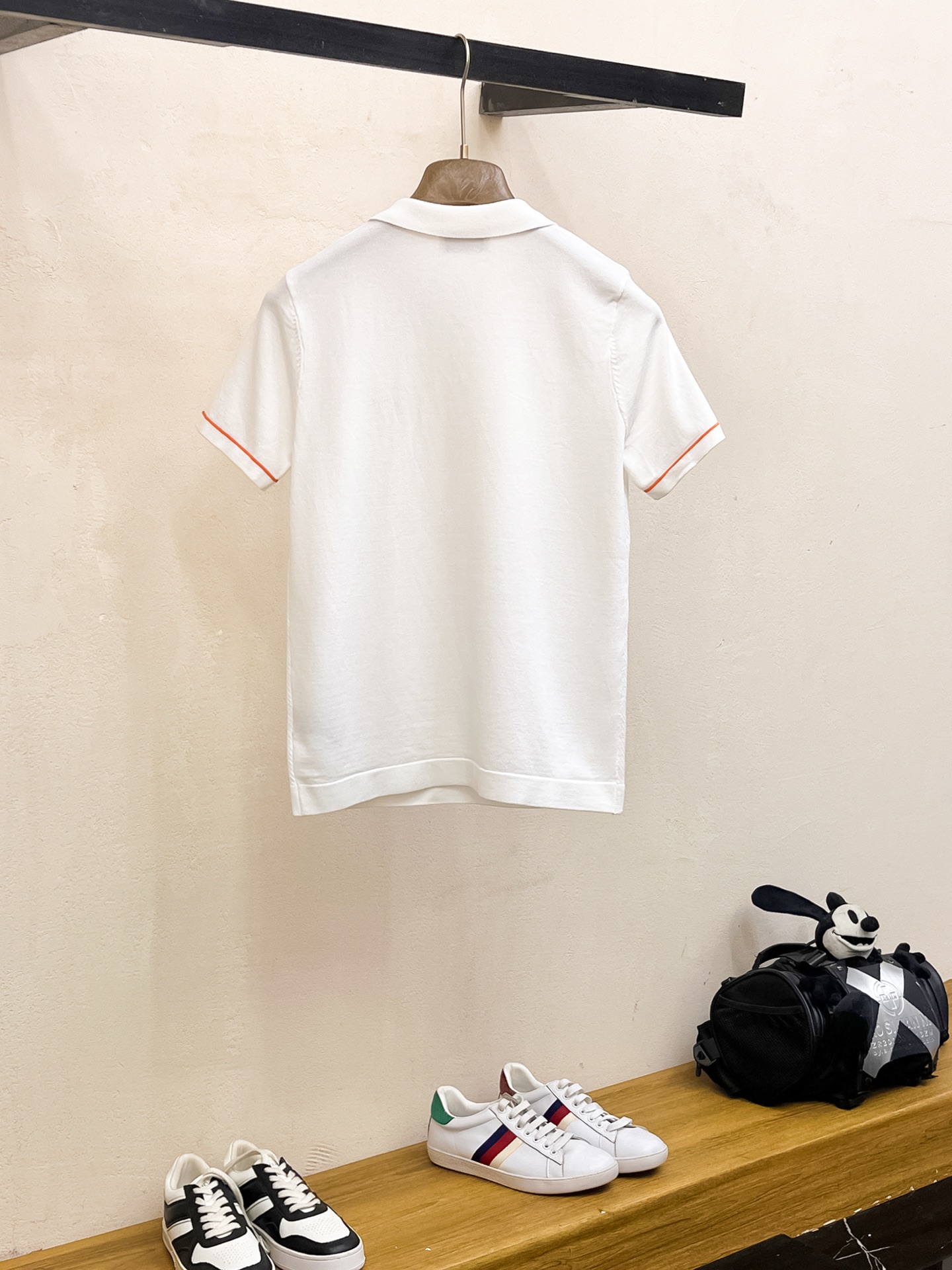 爱马仕 2026春夏新品针织短袖，进口针织面料，手感柔软。顶级进口私货，设计潮流短袖针织衫，不失奢华 品