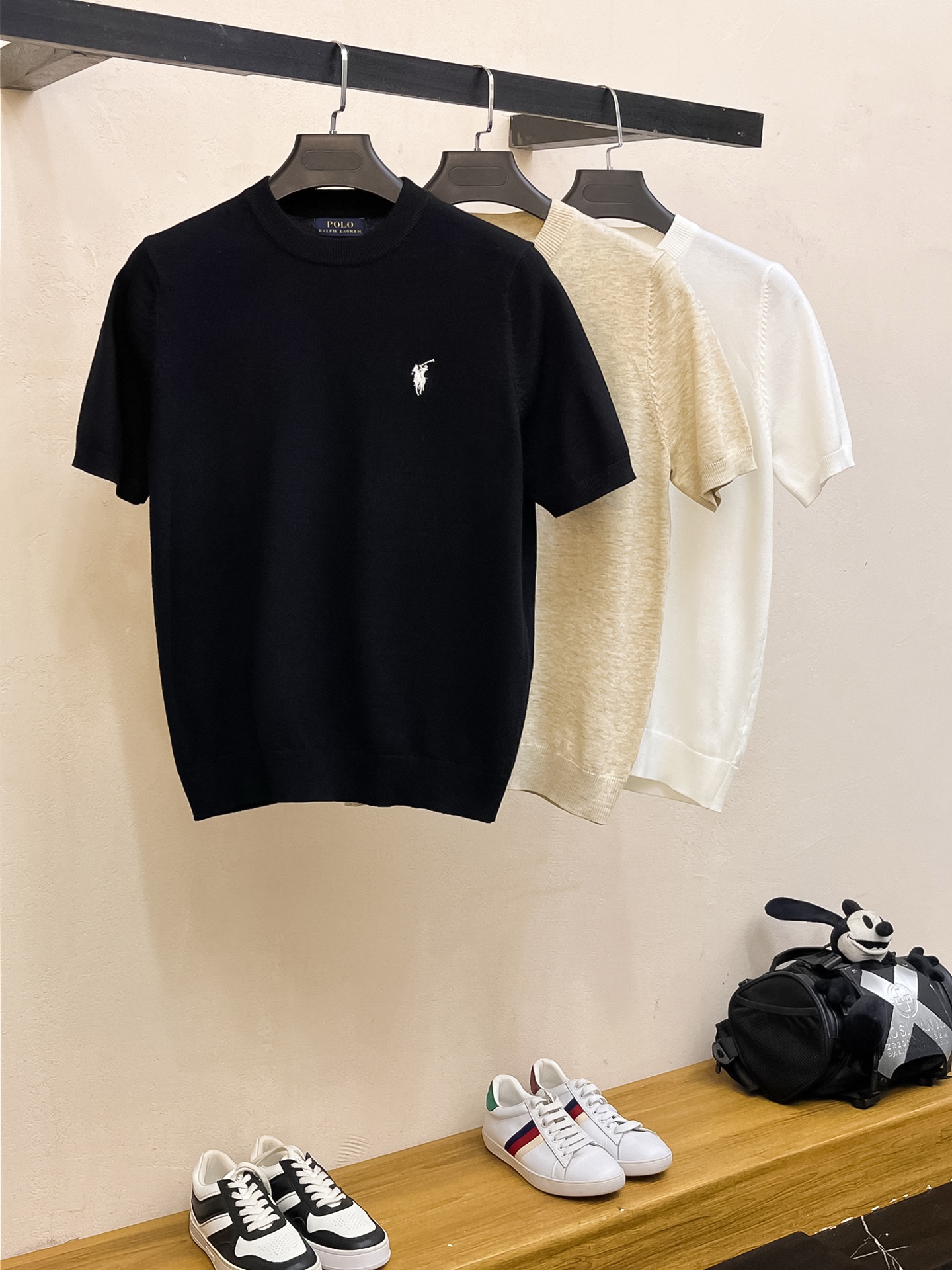 保罗 2026春夏新品针织短袖，进口针织面料，手感柔软。顶级进口私货，设计潮流短袖针织衫，不失奢华 品质