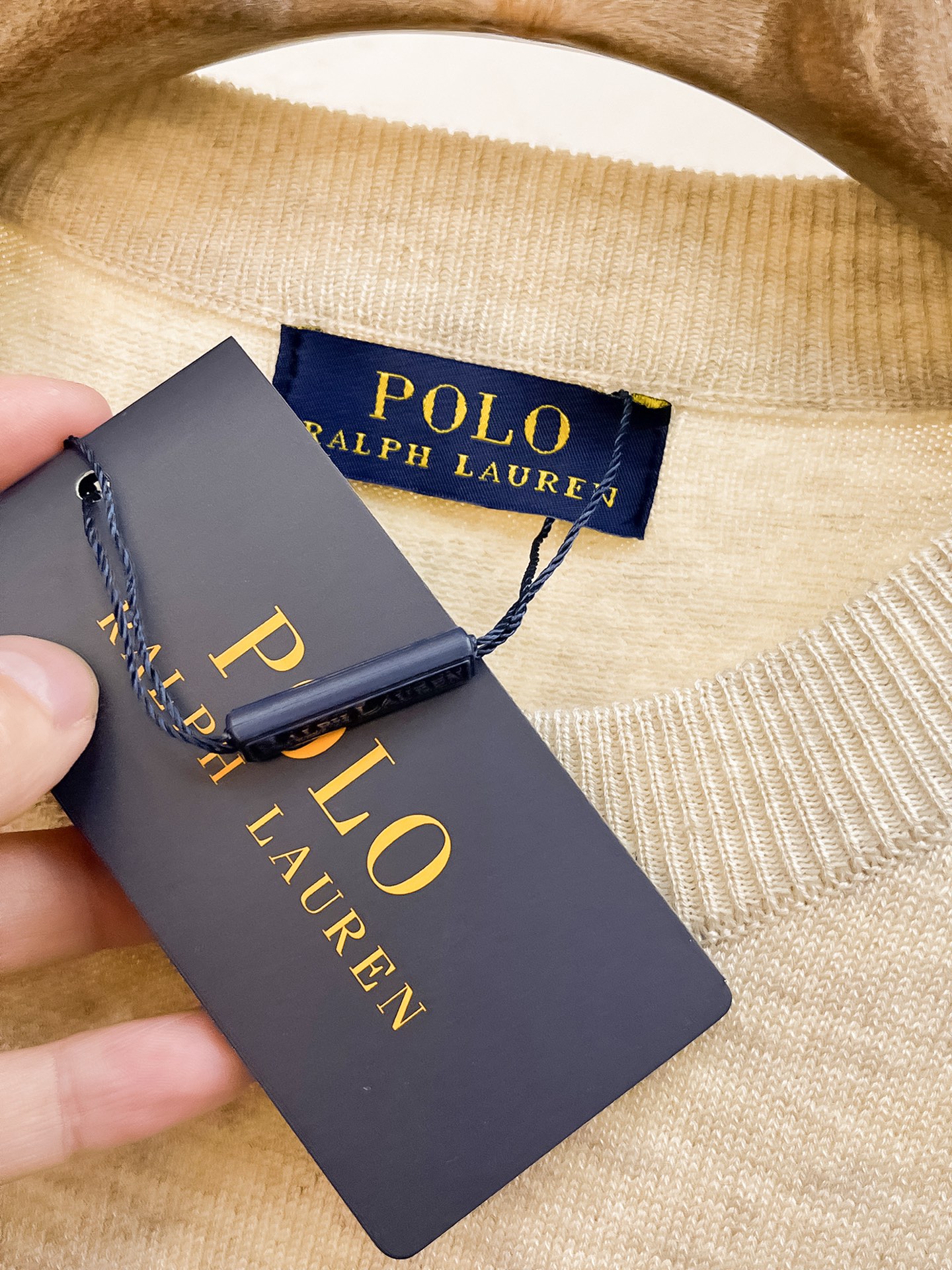 保罗 2026春夏新品针织短袖，进口针织面料，手感柔软。顶级进口私货，设计潮流短袖针织衫，不失奢华 品质