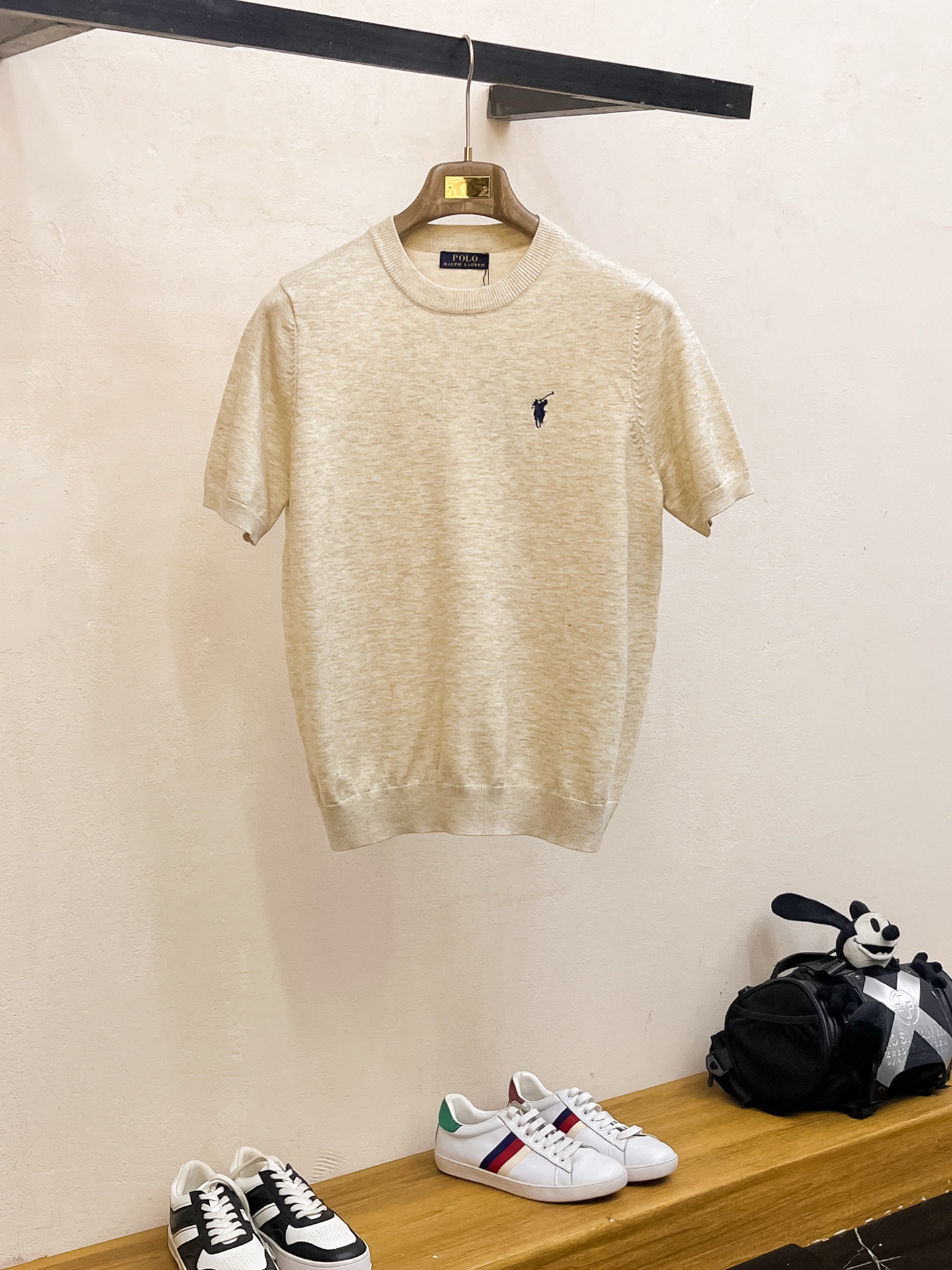 保罗 2026春夏新品针织短袖，进口针织面料，手感柔软。顶级进口私货，设计潮流短袖针织衫，不失奢华 品质