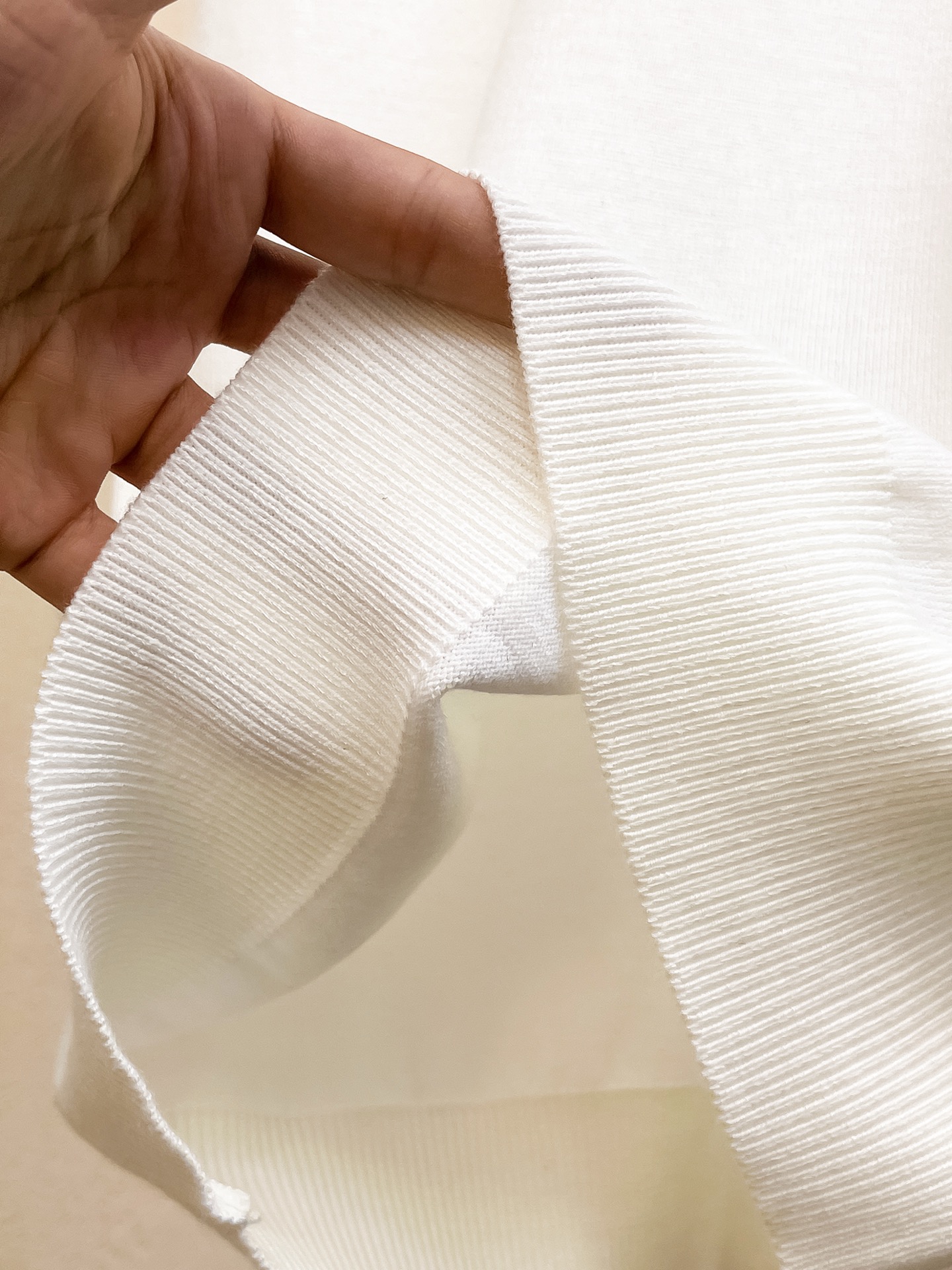 保罗 2026春夏新品针织短袖，进口针织面料，手感柔软。顶级进口私货，设计潮流短袖针织衫，不失奢华 品质