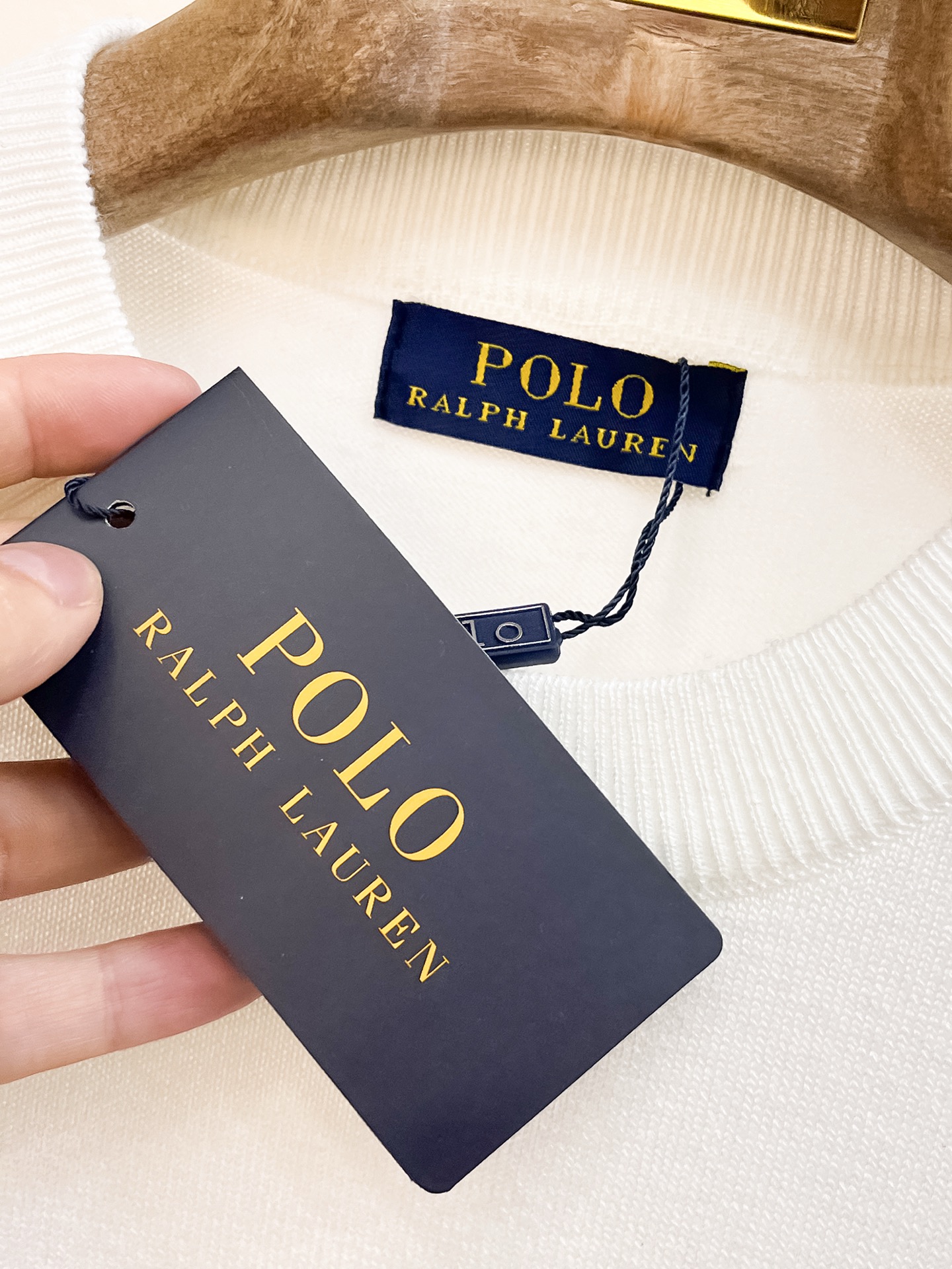 保罗 2026春夏新品针织短袖，进口针织面料，手感柔软。顶级进口私货，设计潮流短袖针织衫，不失奢华 品质