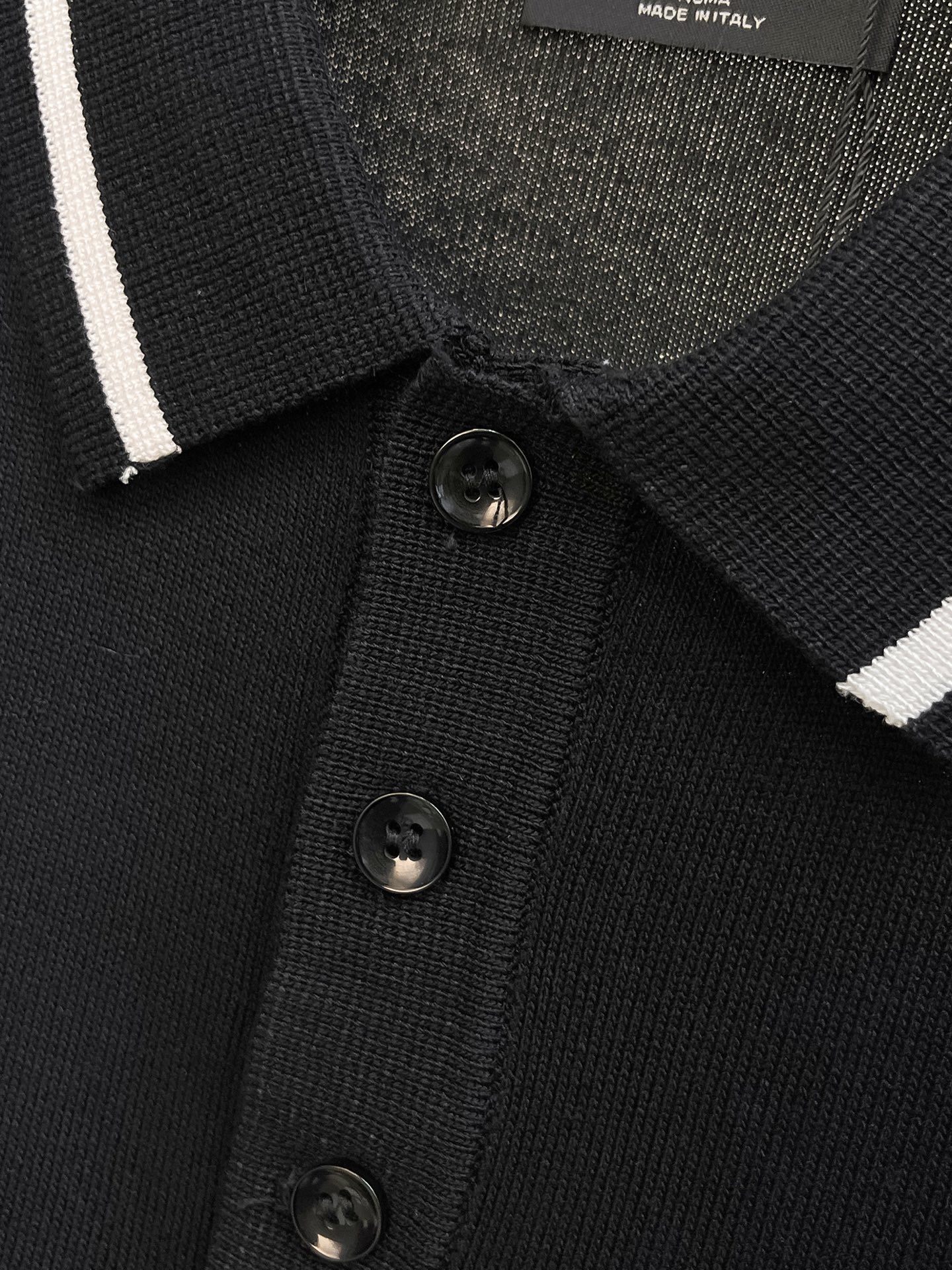 芬迪 2026春夏新品针织短袖，进口针织面料，手感柔软。顶级进口私货，设计潮流短袖针织衫，不失奢华 品质