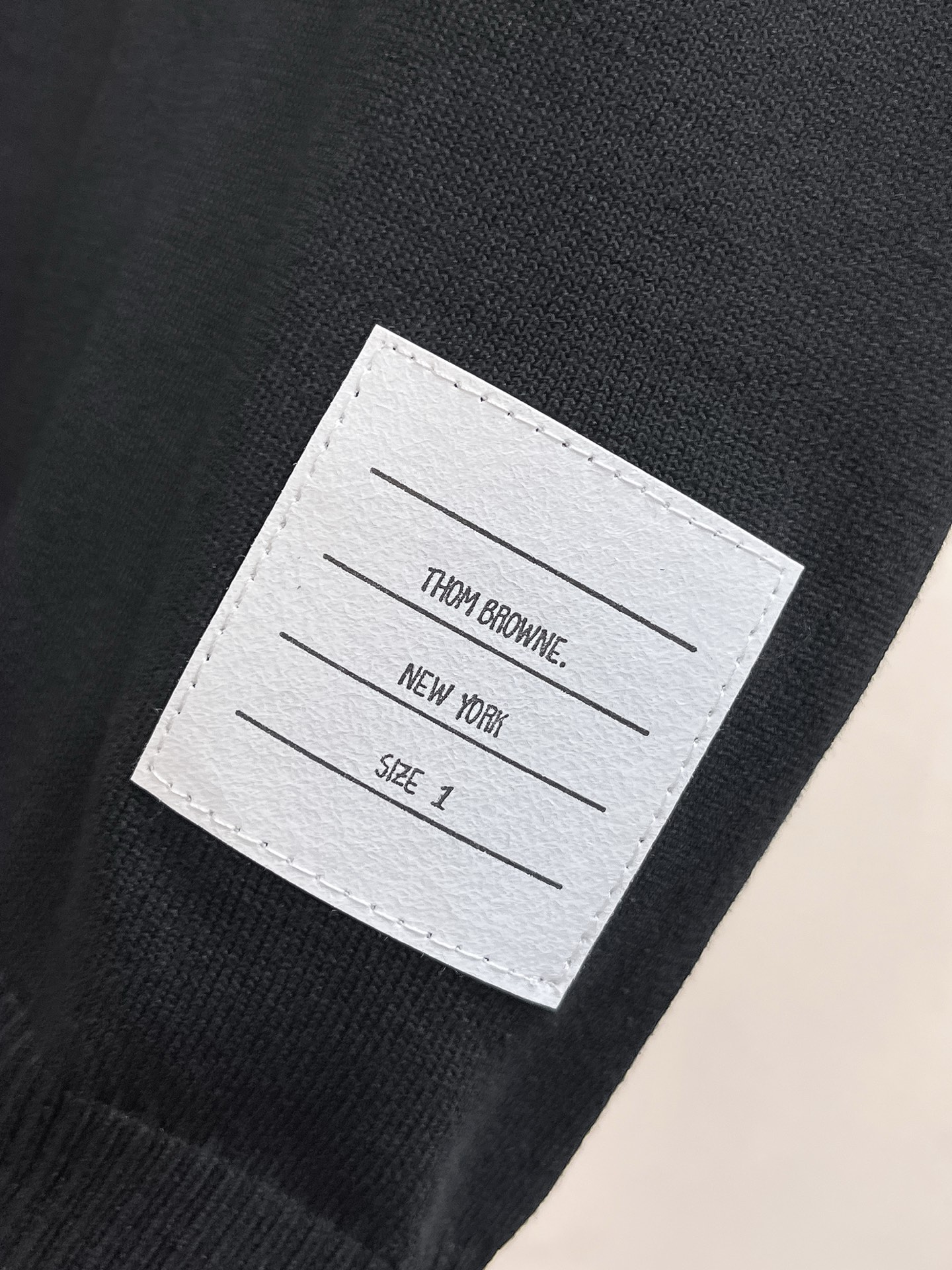 TB 2026春夏新品针织短袖，进口针织面料，手感柔软。顶级进口私货，设计潮流短袖针织衫，不失奢华 品质