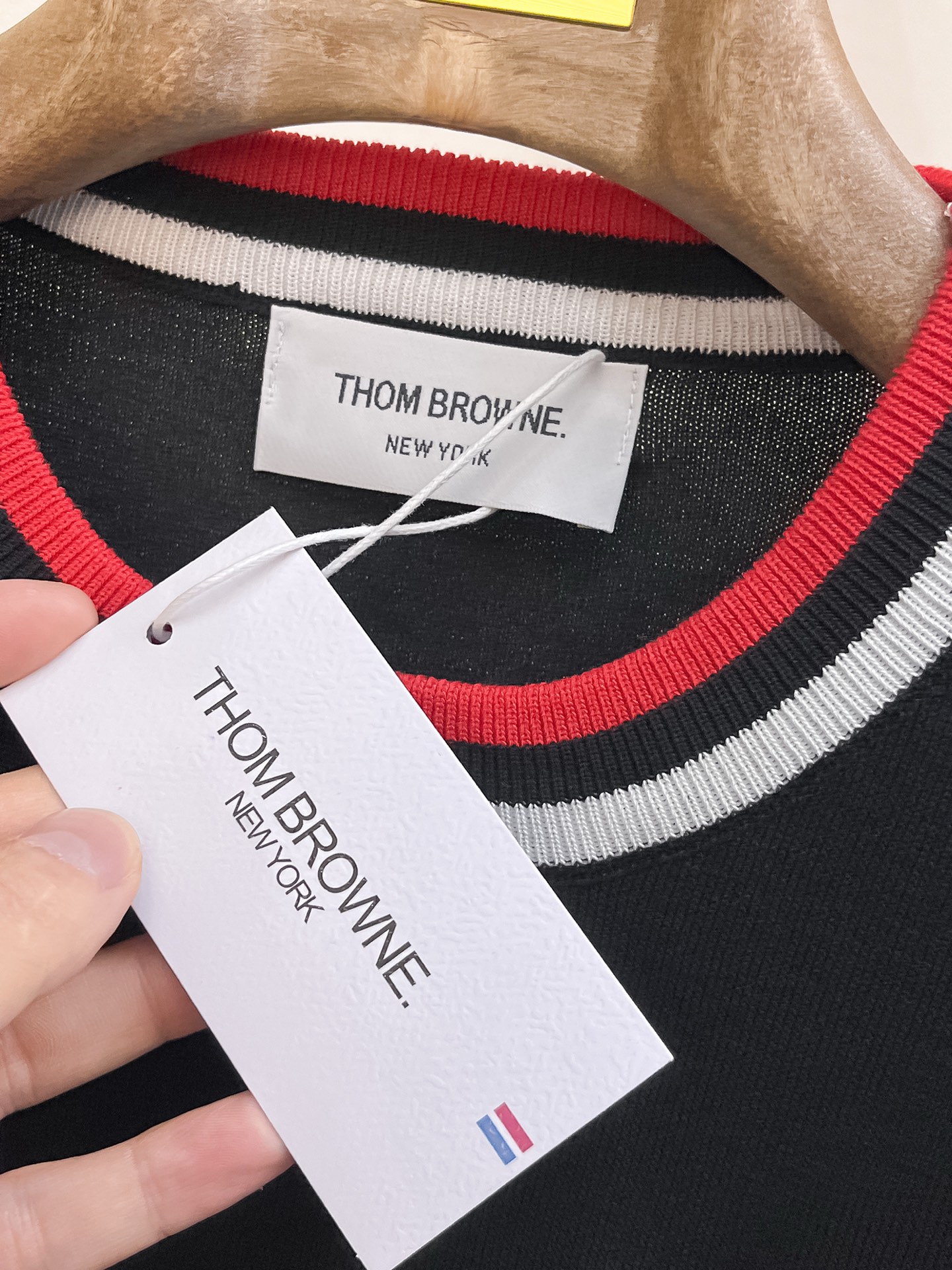 TB 2026春夏新品针织短袖，进口针织面料，手感柔软。顶级进口私货，设计潮流短袖针织衫，不失奢华 品质