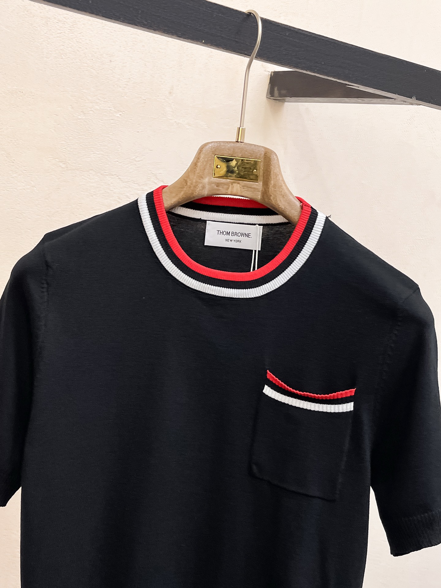 TB 2026春夏新品针织短袖，进口针织面料，手感柔软。顶级进口私货，设计潮流短袖针织衫，不失奢华 品质