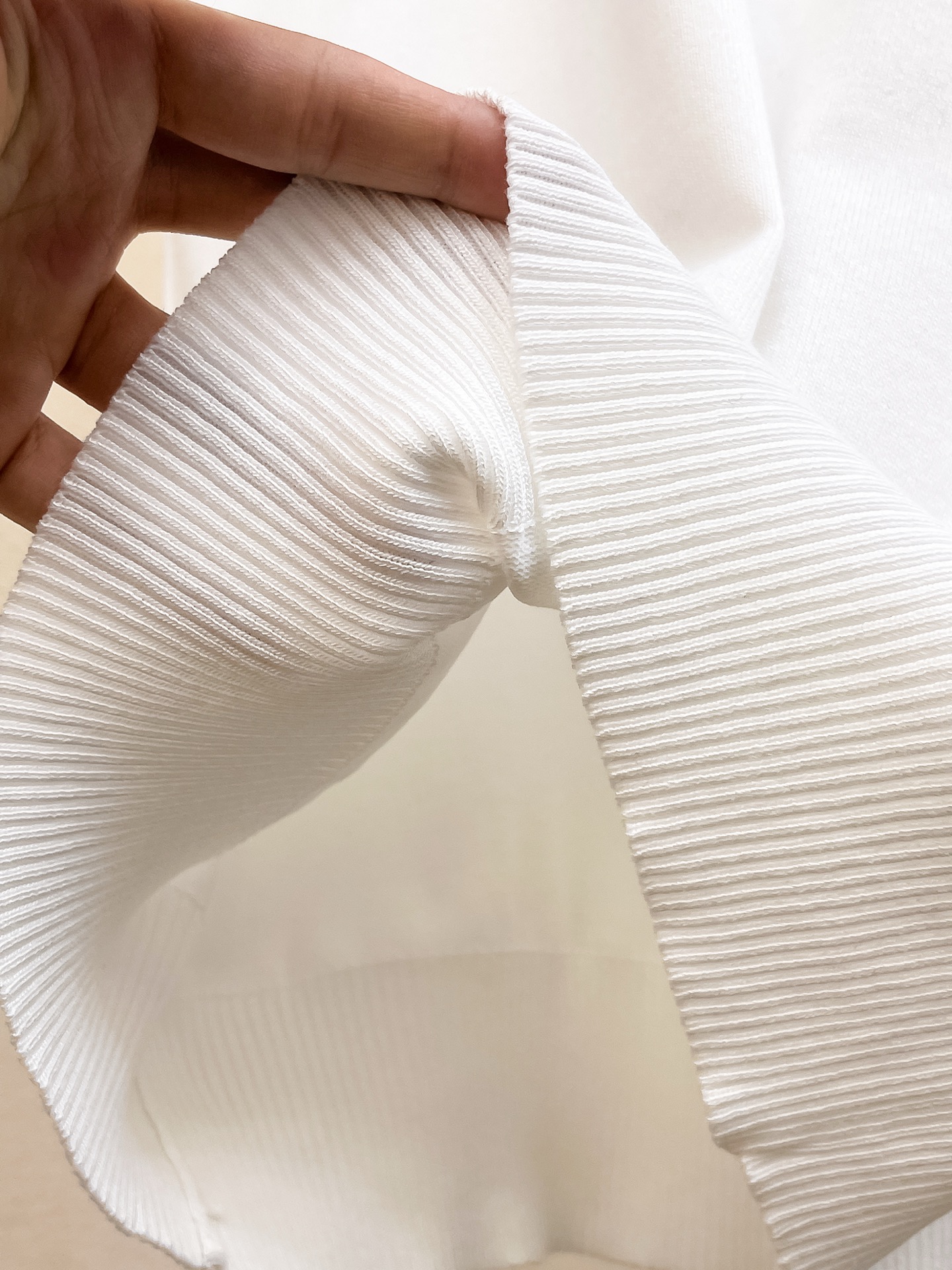 TB 2026春夏新品针织短袖，进口针织面料，手感柔软。顶级进口私货，设计潮流短袖针织衫，不失奢华 品质