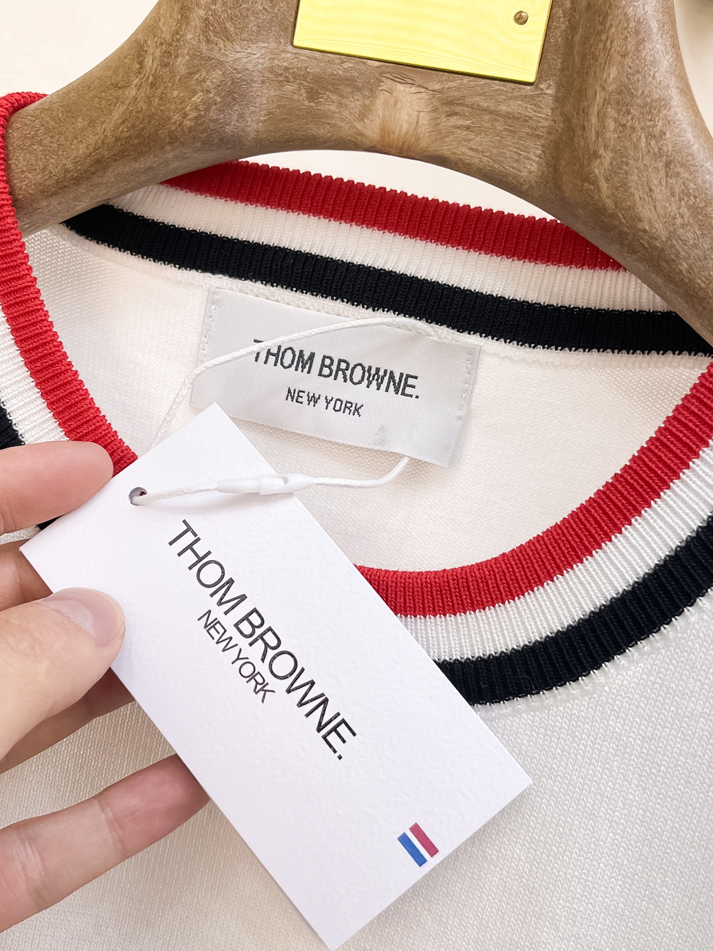 TB 2026春夏新品针织短袖，进口针织面料，手感柔软。顶级进口私货，设计潮流短袖针织衫，不失奢华 品质