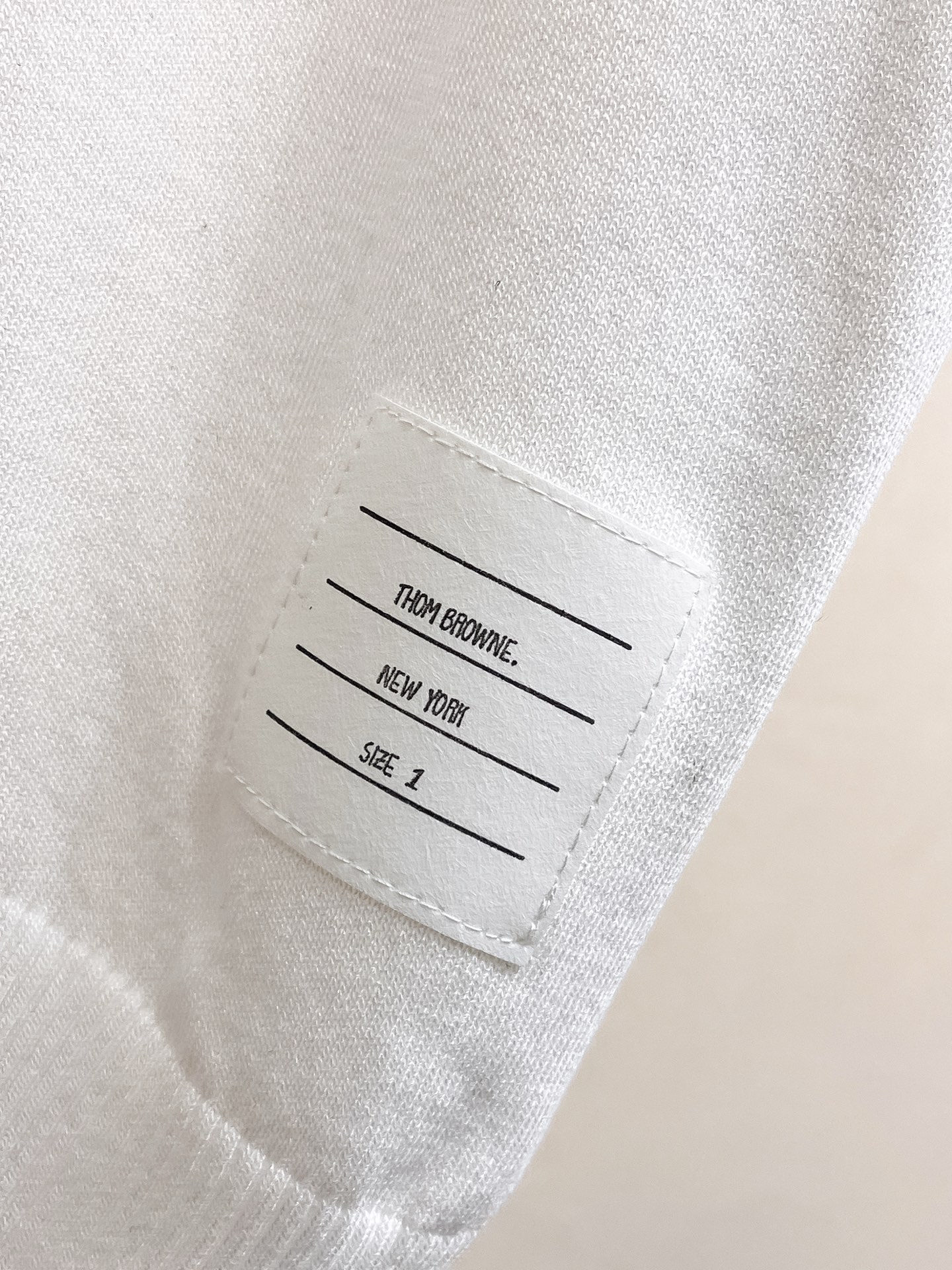 TB 2026春夏新品针织短袖，进口针织面料，手感柔软。顶级进口私货，设计潮流短袖针织衫，不失奢华 品质