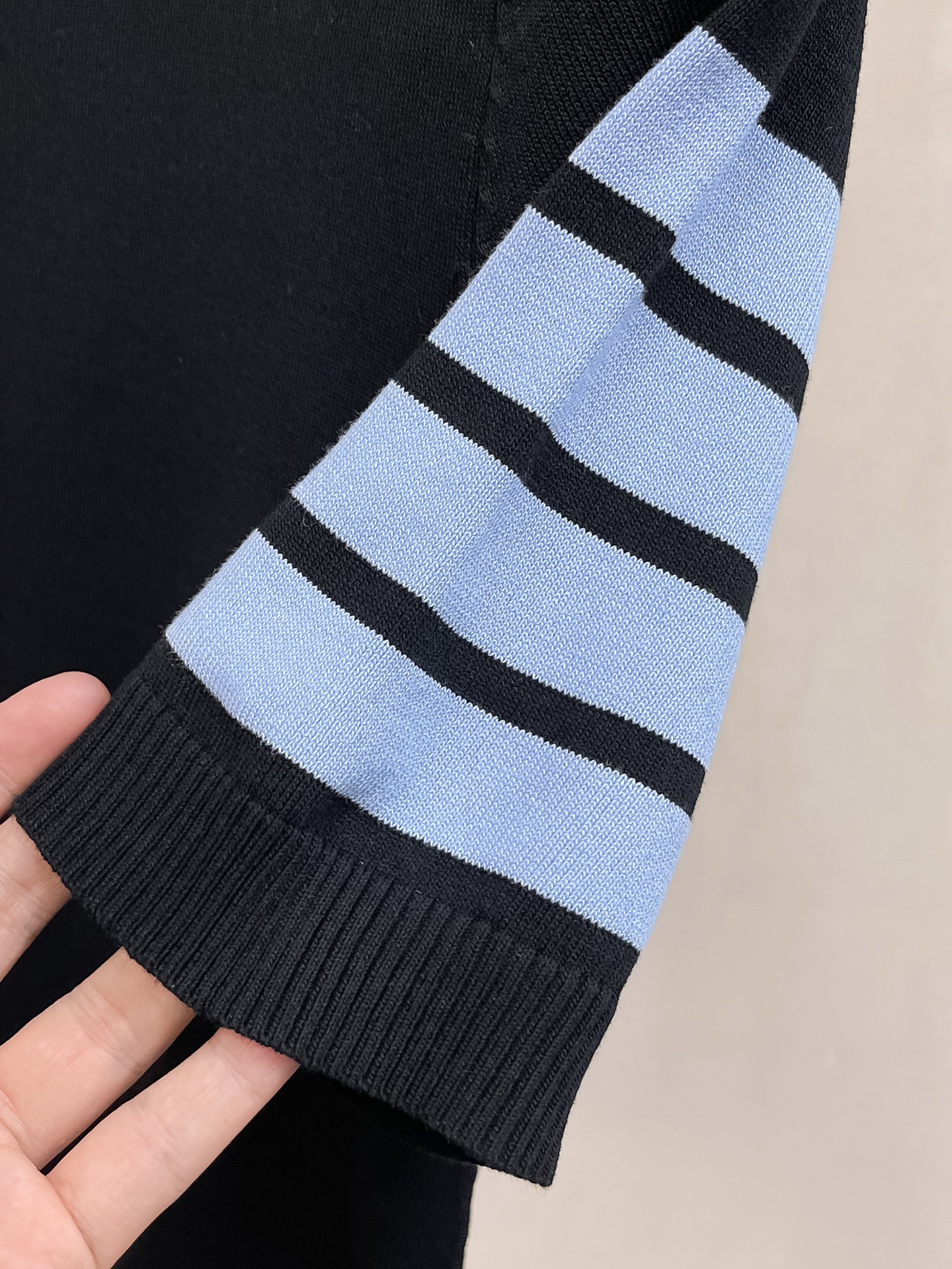 TB 2026春夏新品针织短袖，进口针织面料，手感柔软。顶级进口私货，设计潮流短袖针织衫，不失奢华 品质