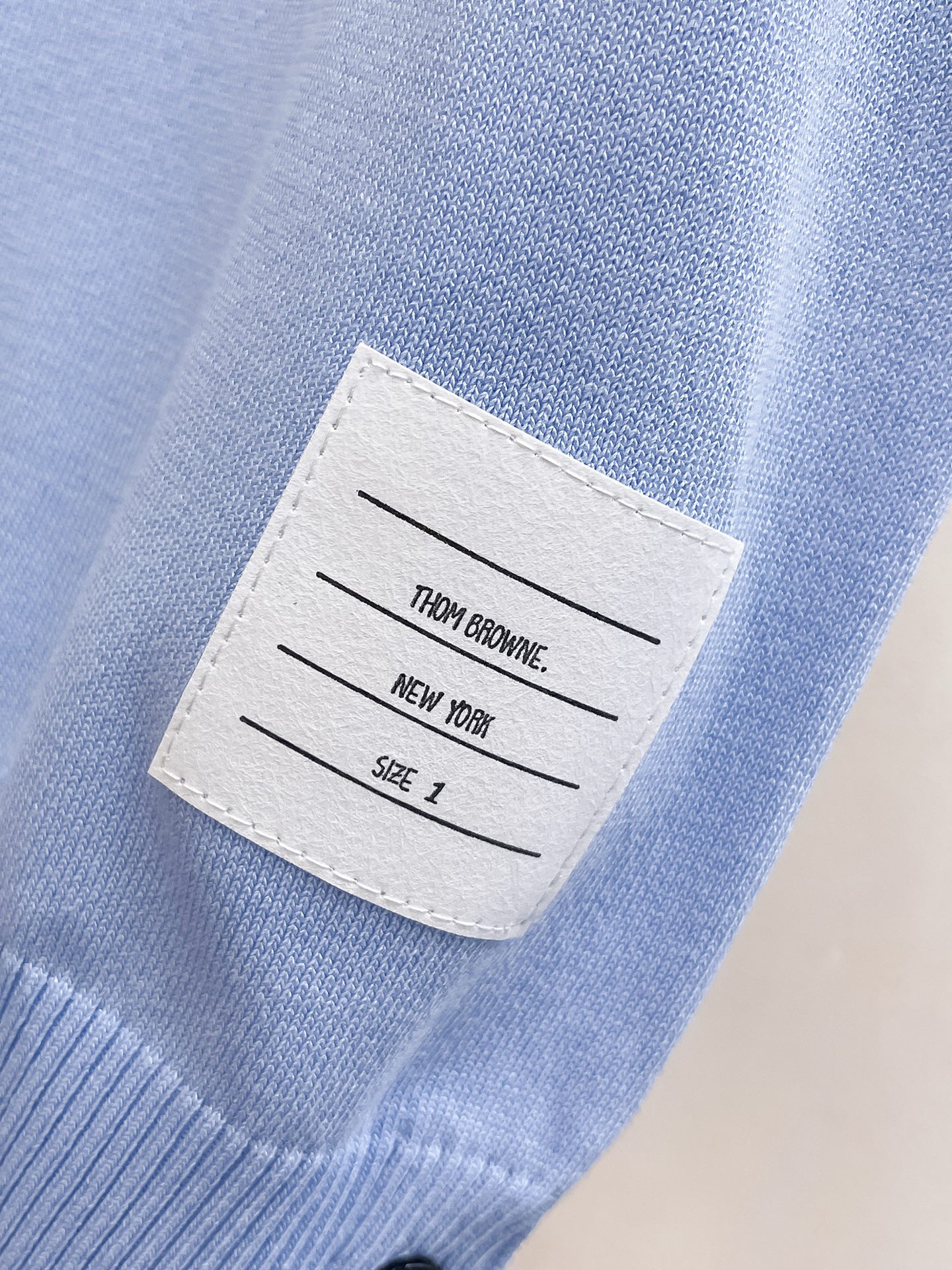 TB 2026春夏新品针织短袖，进口针织面料，手感柔软。顶级进口私货，设计潮流短袖针织衫，不失奢华 品质