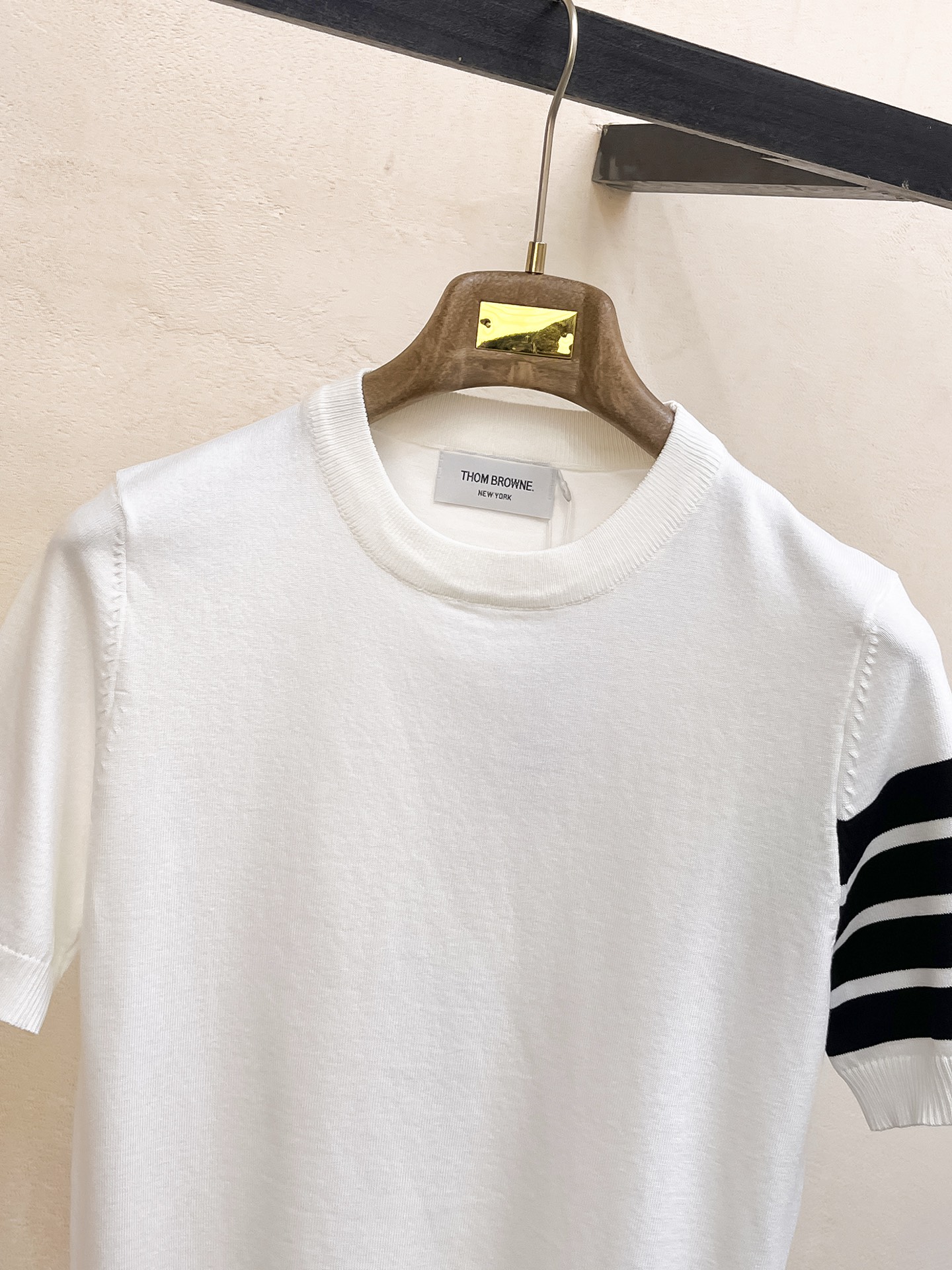 TB 2026春夏新品针织短袖，进口针织面料，手感柔软。顶级进口私货，设计潮流短袖针织衫，不失奢华 品质