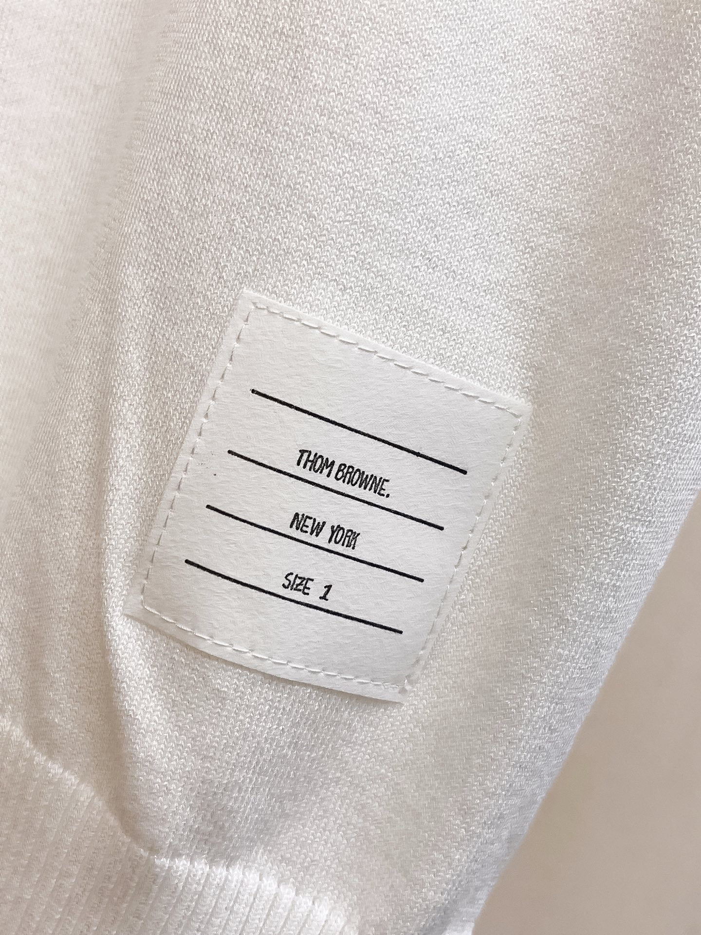 TB 2026春夏新品针织短袖，进口针织面料，手感柔软。顶级进口私货，设计潮流短袖针织衫，不失奢华 品质