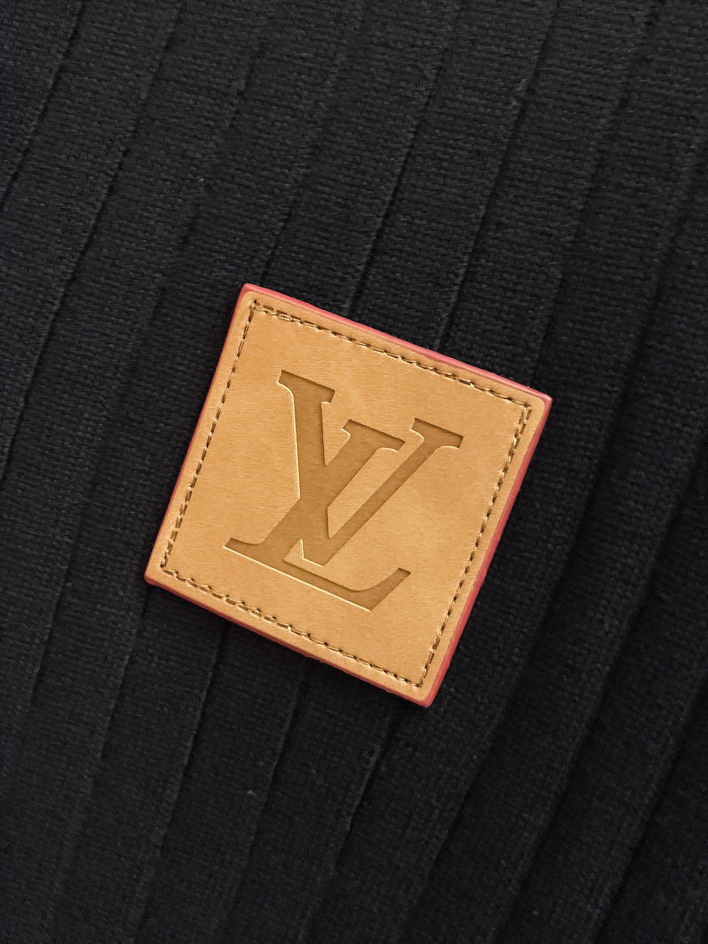 LV 2026春夏新品针织短袖，进口针织面料，手感柔软。顶级进口私货，设计潮流短袖针织衫，不失奢华 品质