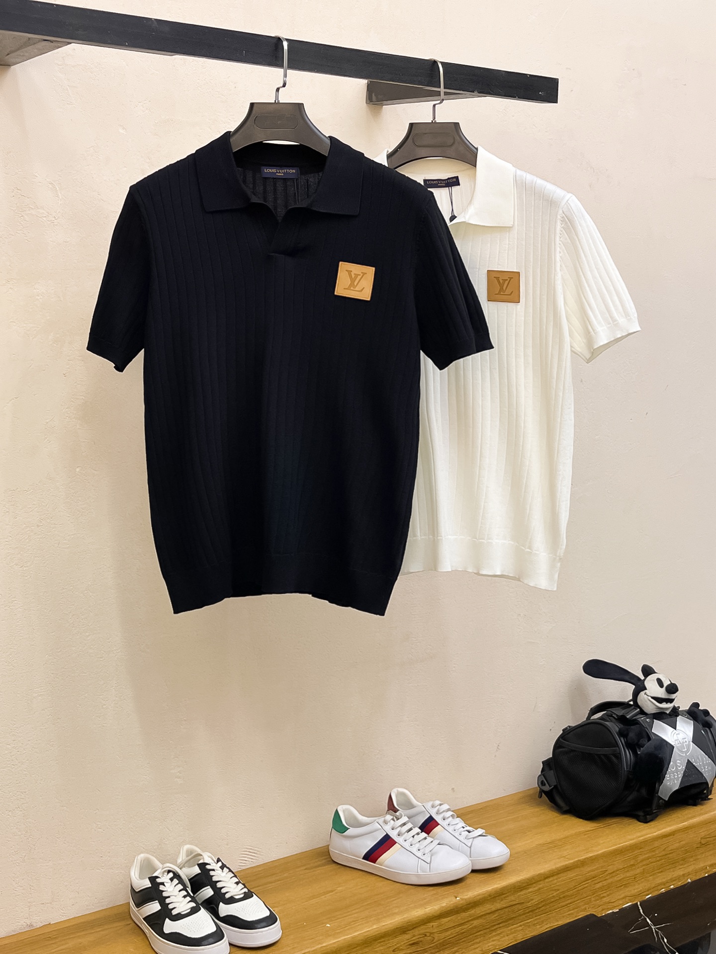 LV 2026春夏新品针织短袖，进口针织面料，手感柔软。顶级进口私货，设计潮流短袖针织衫，不失奢华 品质