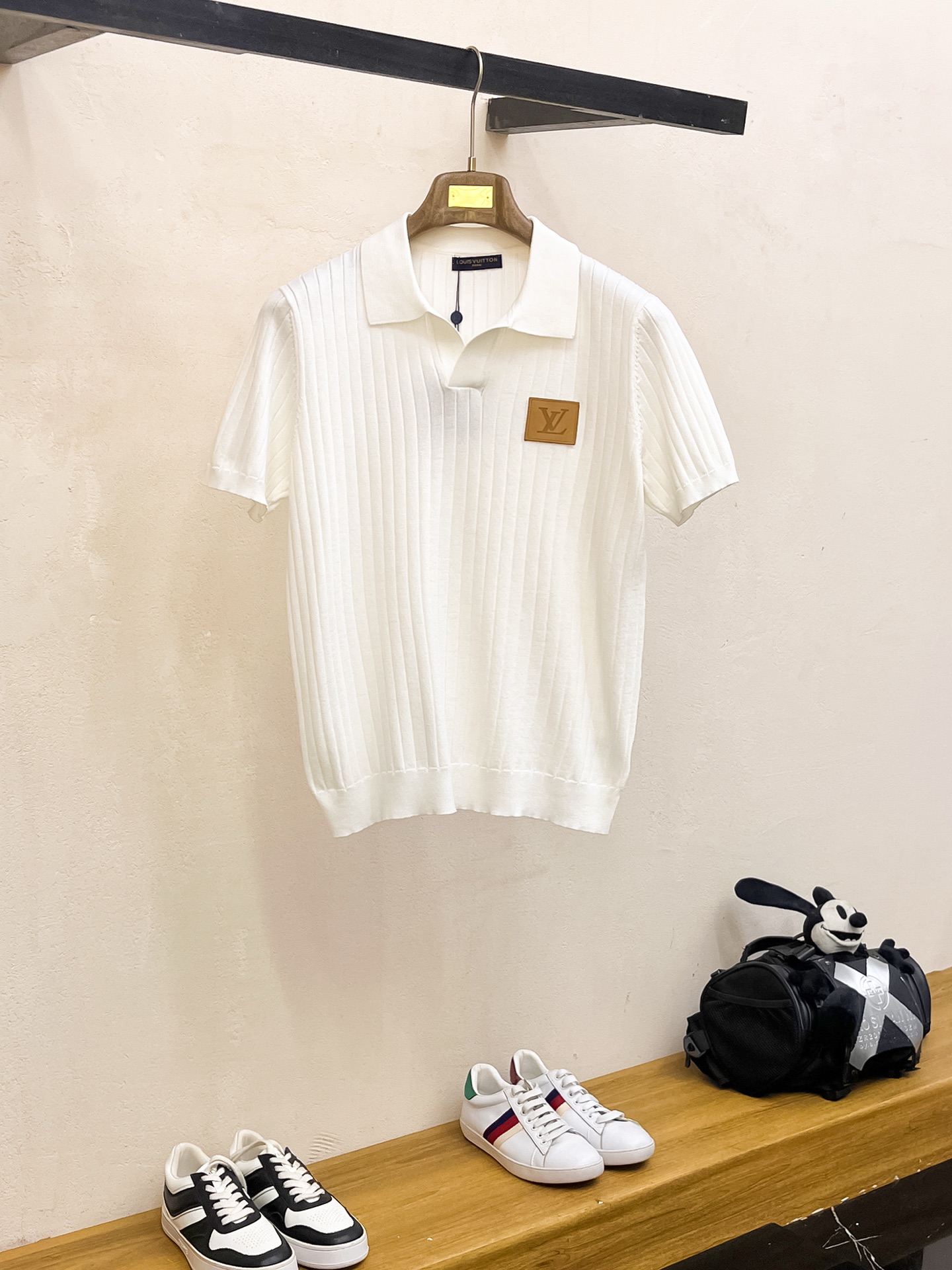 LV 2026春夏新品针织短袖，进口针织面料，手感柔软。顶级进口私货，设计潮流短袖针织衫，不失奢华 品质