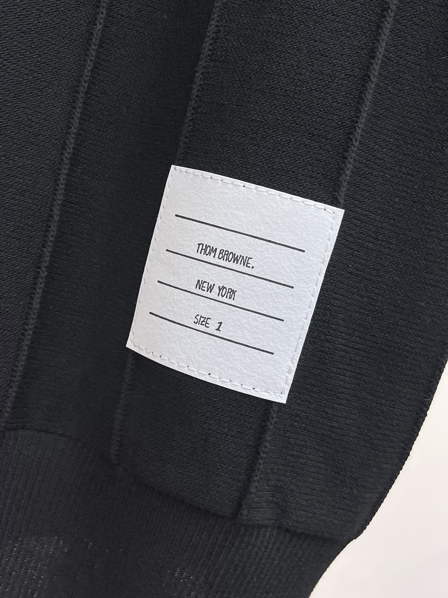 TB 2026春夏新品针织短袖，进口针织面料，手感柔软。顶级进口私货，设计潮流短袖针织衫，不失奢华 品质