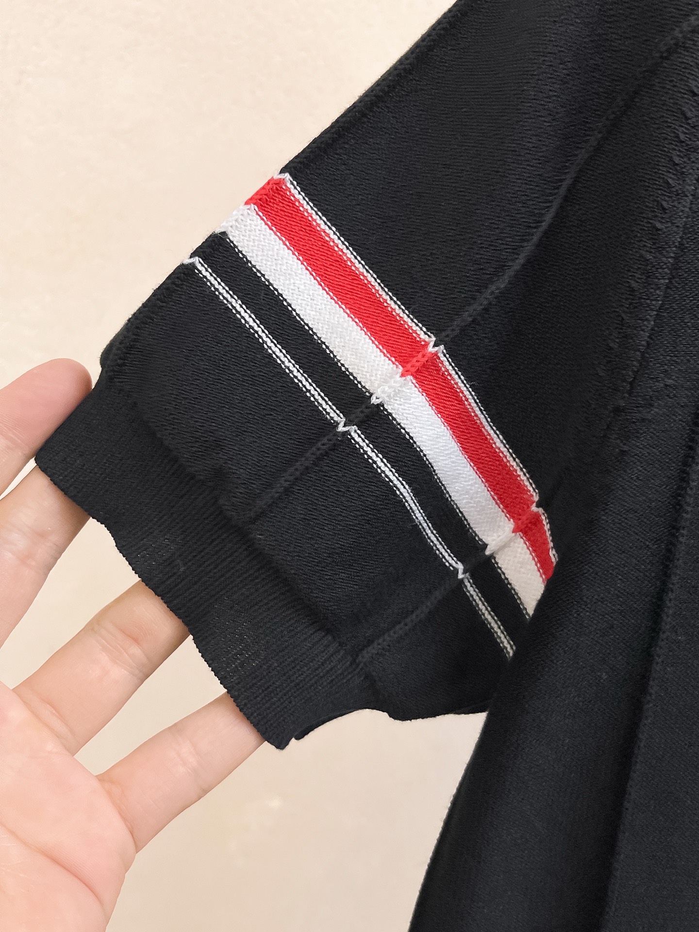 TB 2026春夏新品针织短袖，进口针织面料，手感柔软。顶级进口私货，设计潮流短袖针织衫，不失奢华 品质