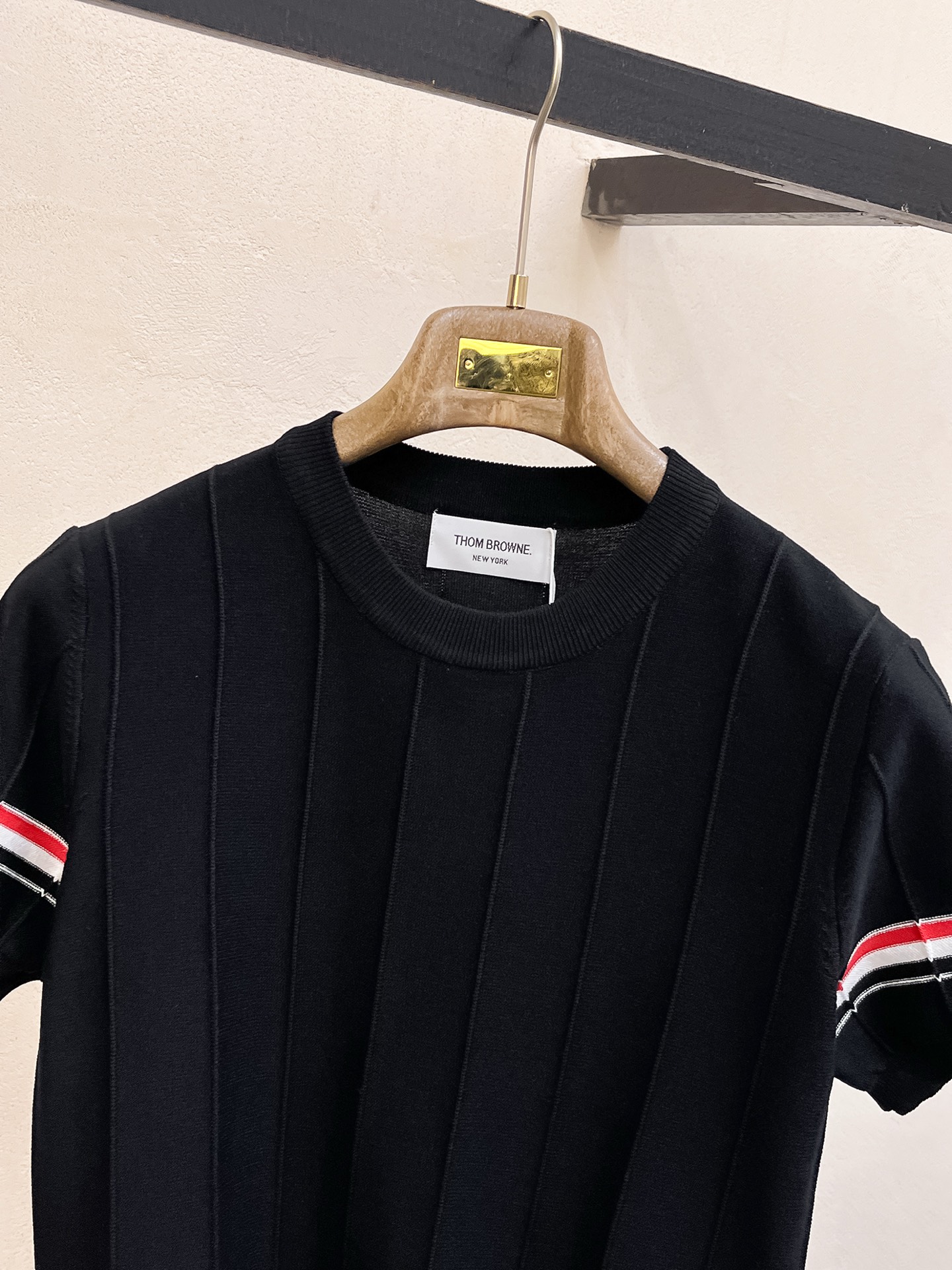 TB 2026春夏新品针织短袖，进口针织面料，手感柔软。顶级进口私货，设计潮流短袖针织衫，不失奢华 品质