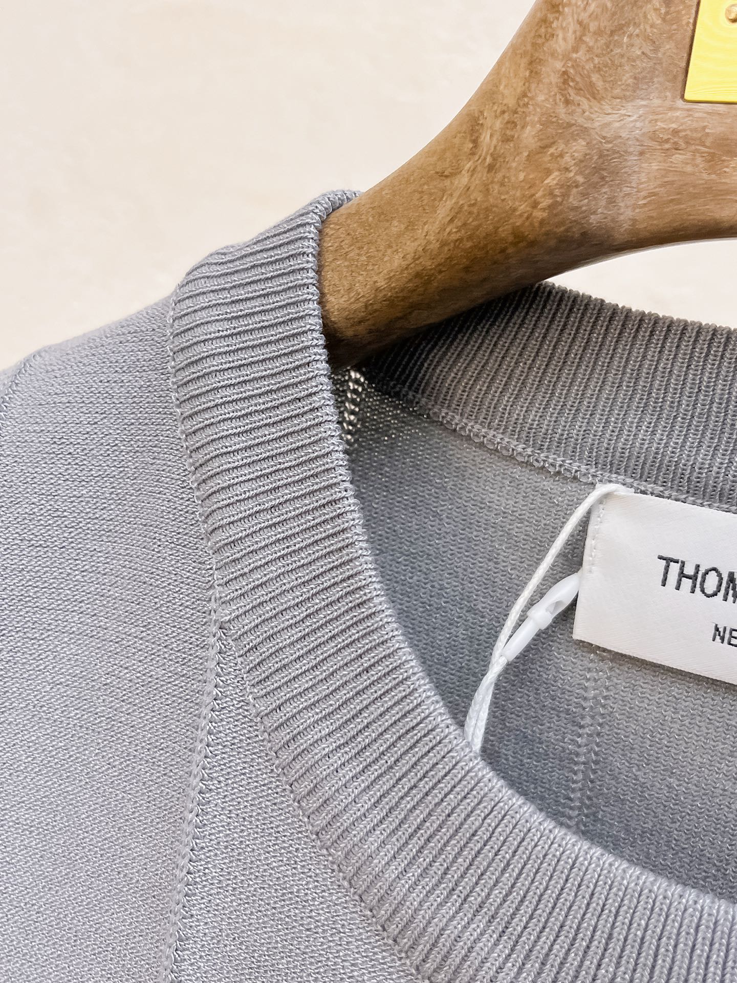 TB 2026春夏新品针织短袖，进口针织面料，手感柔软。顶级进口私货，设计潮流短袖针织衫，不失奢华 品质