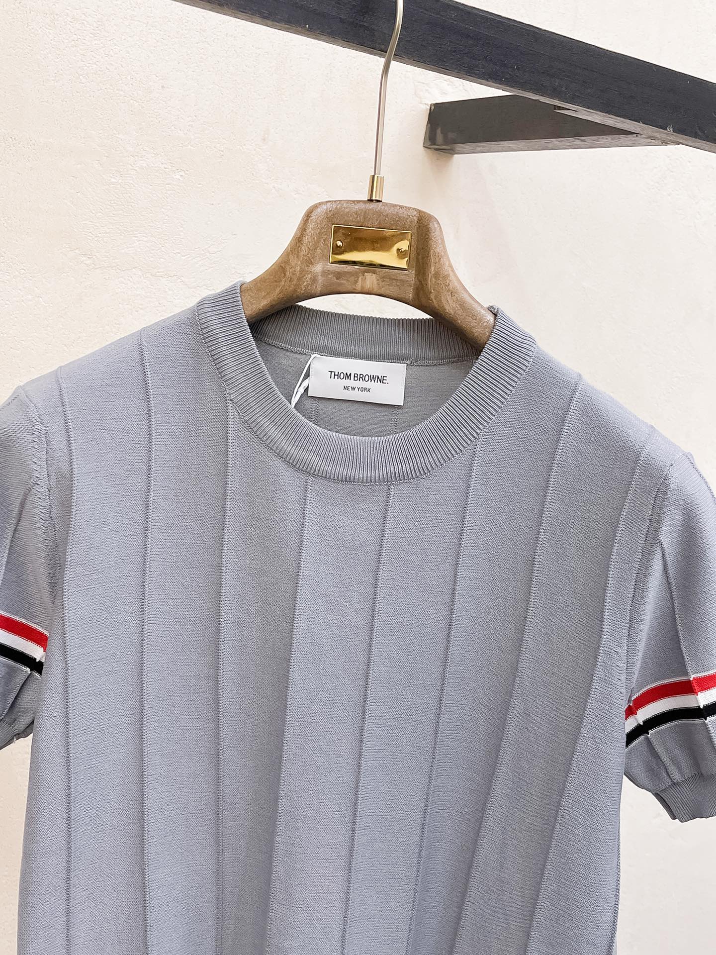 TB 2026春夏新品针织短袖，进口针织面料，手感柔软。顶级进口私货，设计潮流短袖针织衫，不失奢华 品质