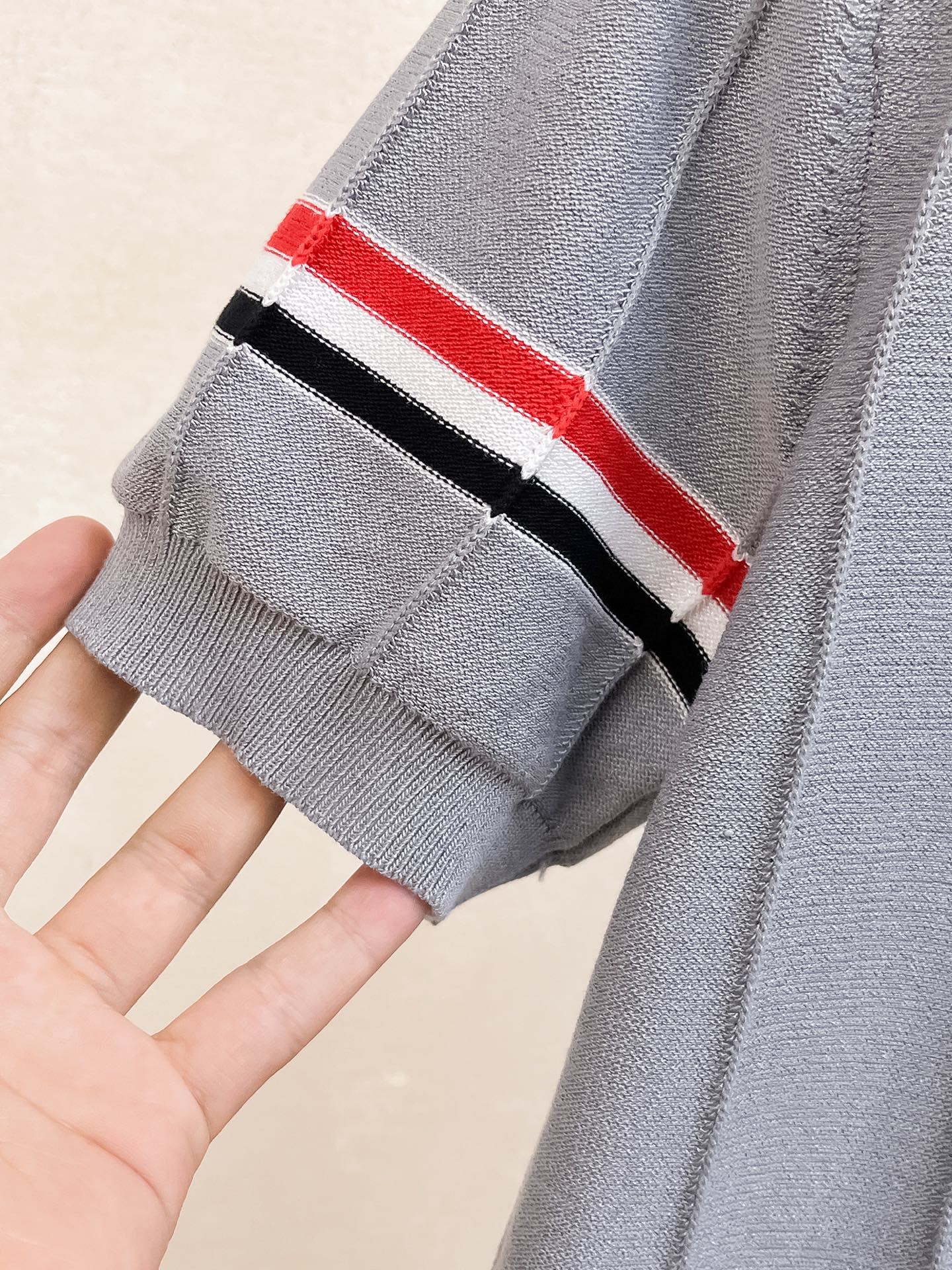 TB 2026春夏新品针织短袖，进口针织面料，手感柔软。顶级进口私货，设计潮流短袖针织衫，不失奢华 品质