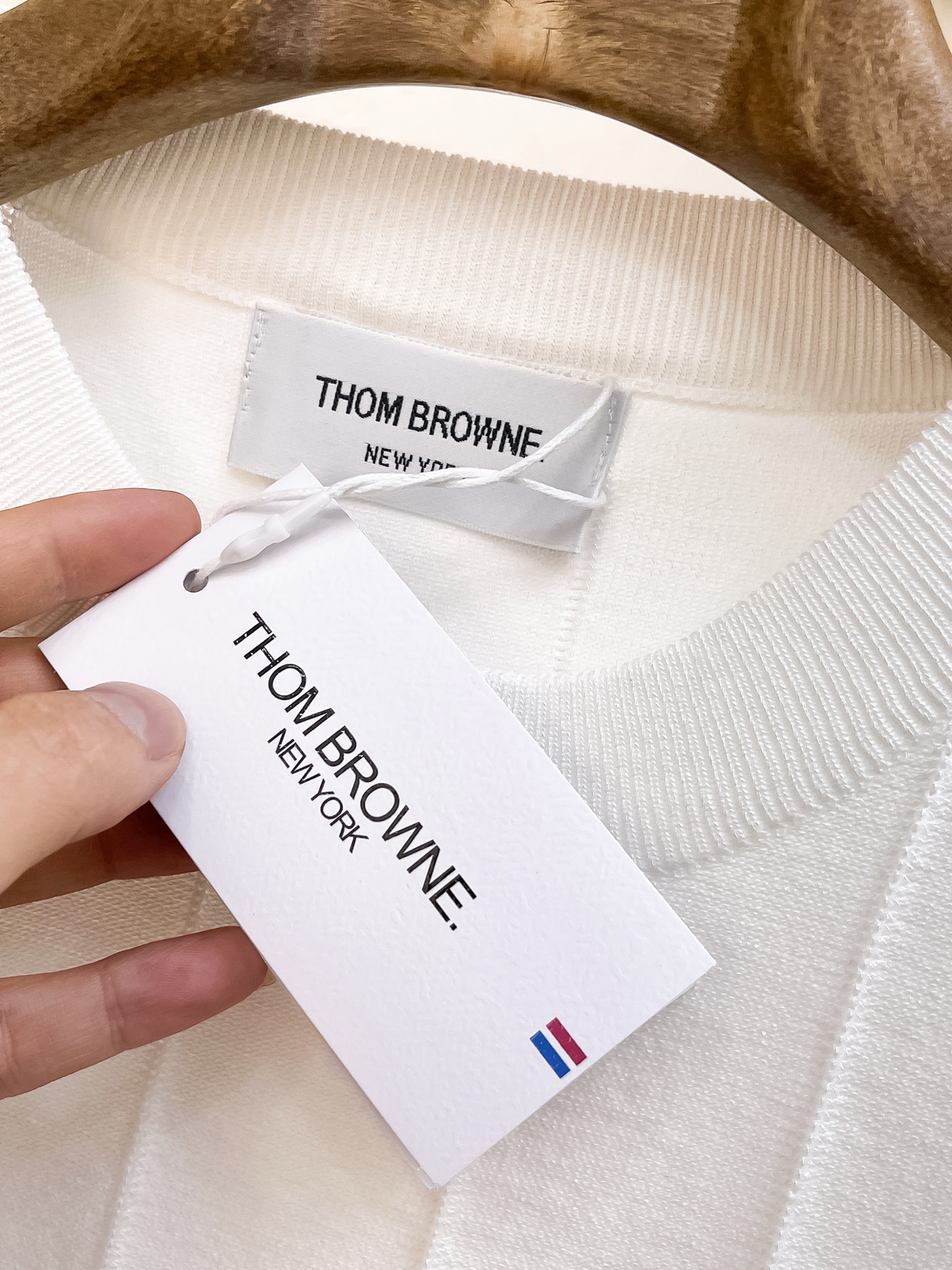 TB 2026春夏新品针织短袖，进口针织面料，手感柔软。顶级进口私货，设计潮流短袖针织衫，不失奢华 品质