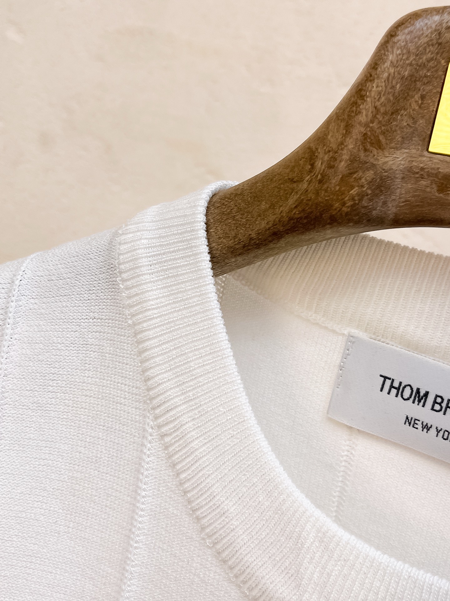 TB 2026春夏新品针织短袖，进口针织面料，手感柔软。顶级进口私货，设计潮流短袖针织衫，不失奢华 品质