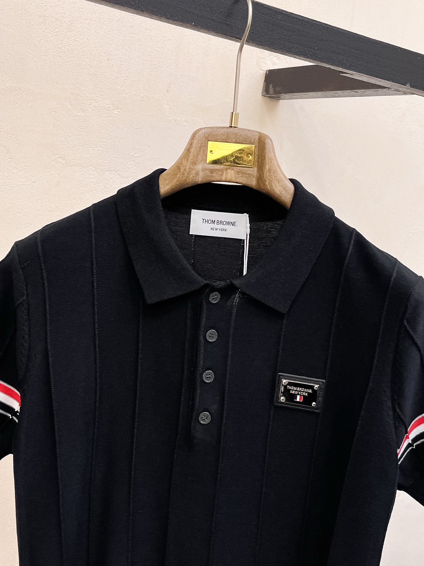 TB 2026春夏新品针织短袖，进口针织面料，手感柔软。顶级进口私货，设计潮流短袖针织衫，不失奢华 品质