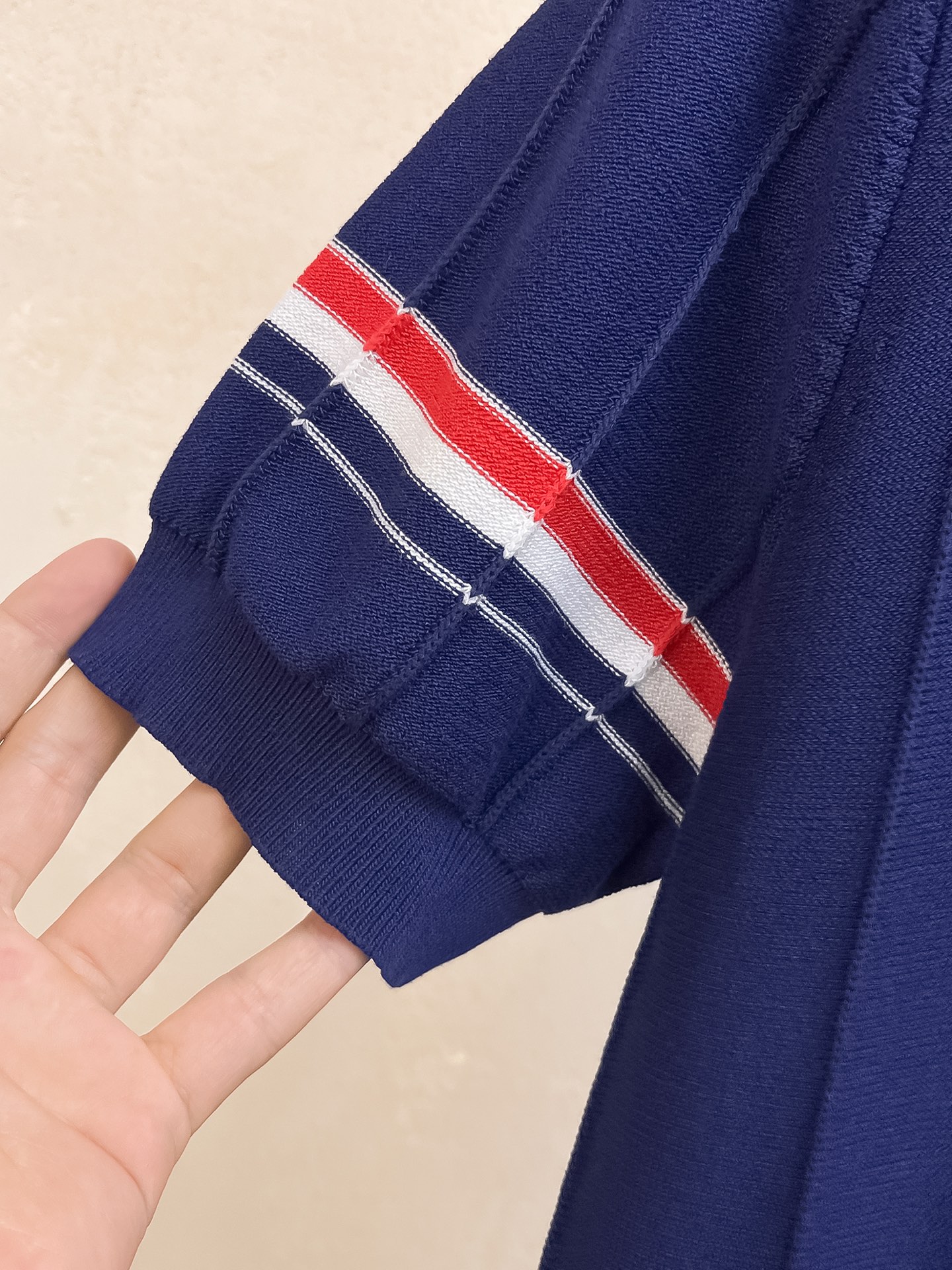 TB 2026春夏新品针织短袖，进口针织面料，手感柔软。顶级进口私货，设计潮流短袖针织衫，不失奢华 品质