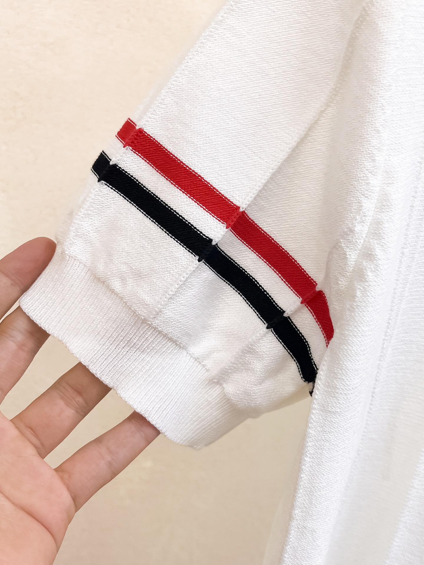 TB 2026春夏新品针织短袖，进口针织面料，手感柔软。顶级进口私货，设计潮流短袖针织衫，不失奢华 品质