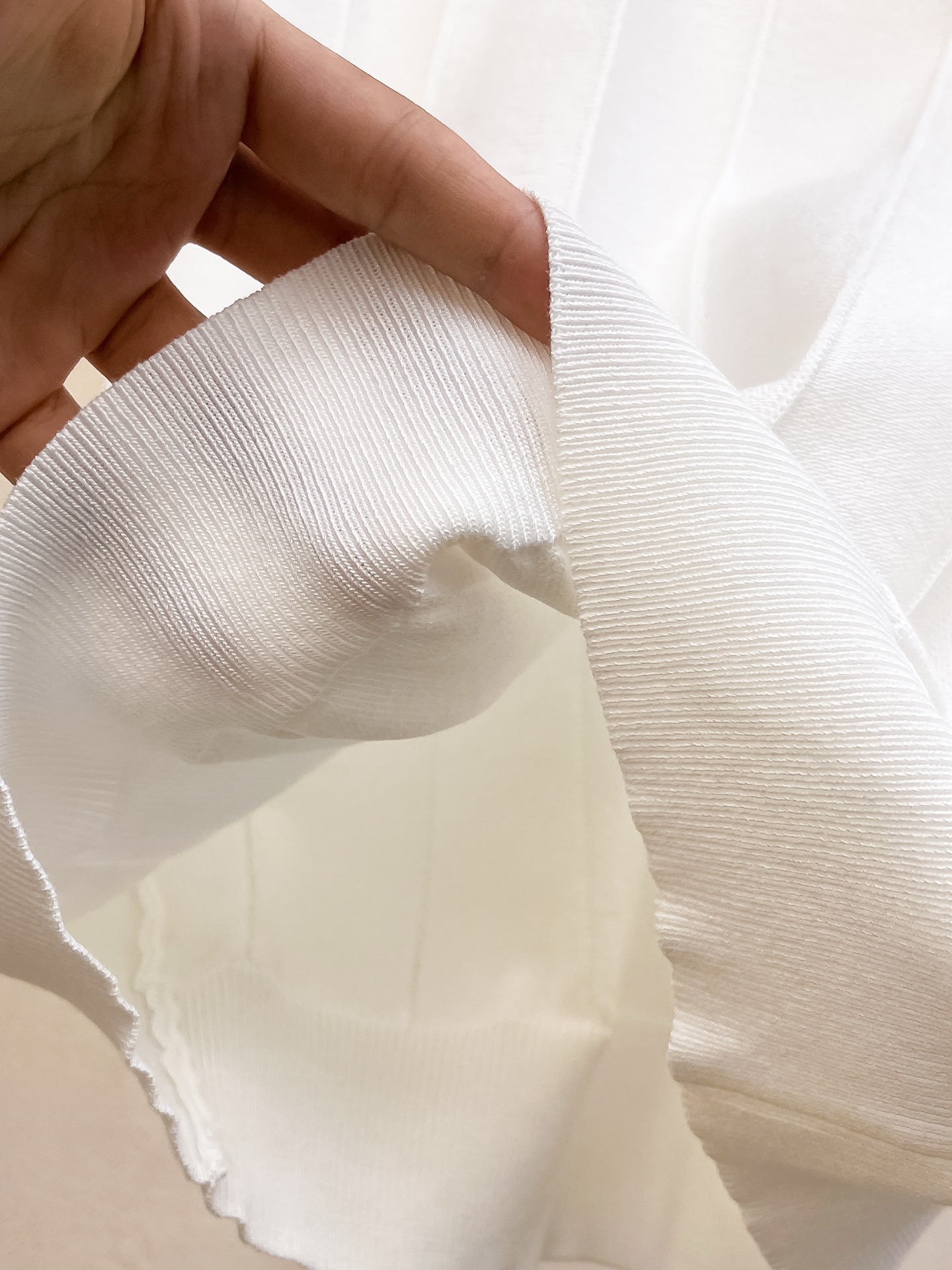 TB 2026春夏新品针织短袖，进口针织面料，手感柔软。顶级进口私货，设计潮流短袖针织衫，不失奢华 品质