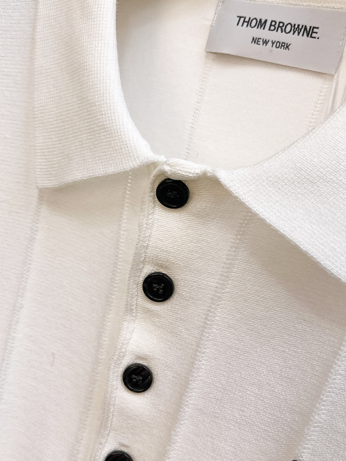 TB 2026春夏新品针织短袖，进口针织面料，手感柔软。顶级进口私货，设计潮流短袖针织衫，不失奢华 品质