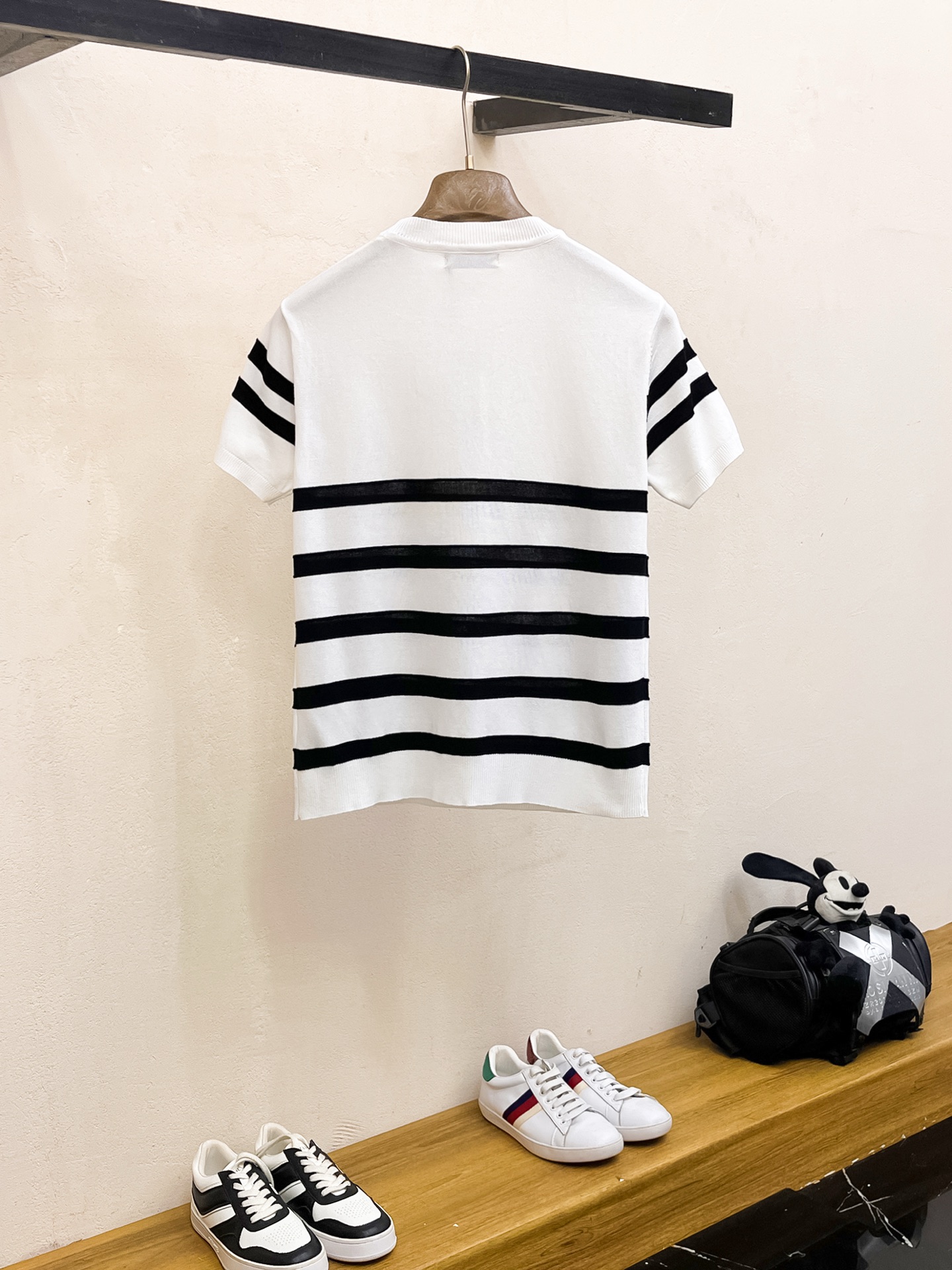 普拉达 2026春夏新品针织短袖，进口针织面料，手感柔软。顶级进口私货，设计潮流短袖针织衫，不失奢华 品