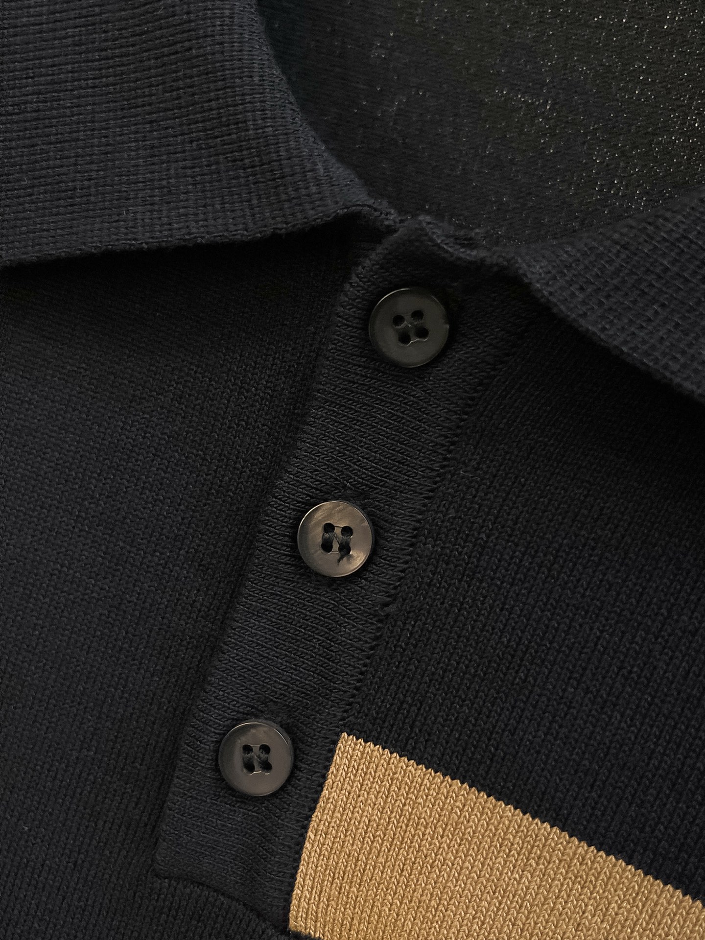 普拉达 2026春夏新品针织短袖，进口针织面料，手感柔软。顶级进口私货，设计潮流短袖针织衫，不失奢华 品