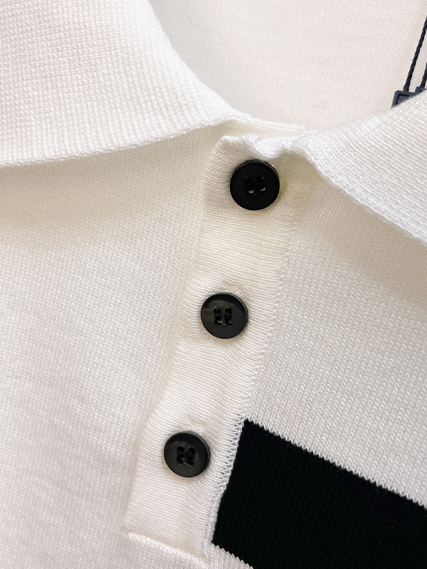 普拉达 2026春夏新品针织短袖，进口针织面料，手感柔软。顶级进口私货，设计潮流短袖针织衫，不失奢华 品