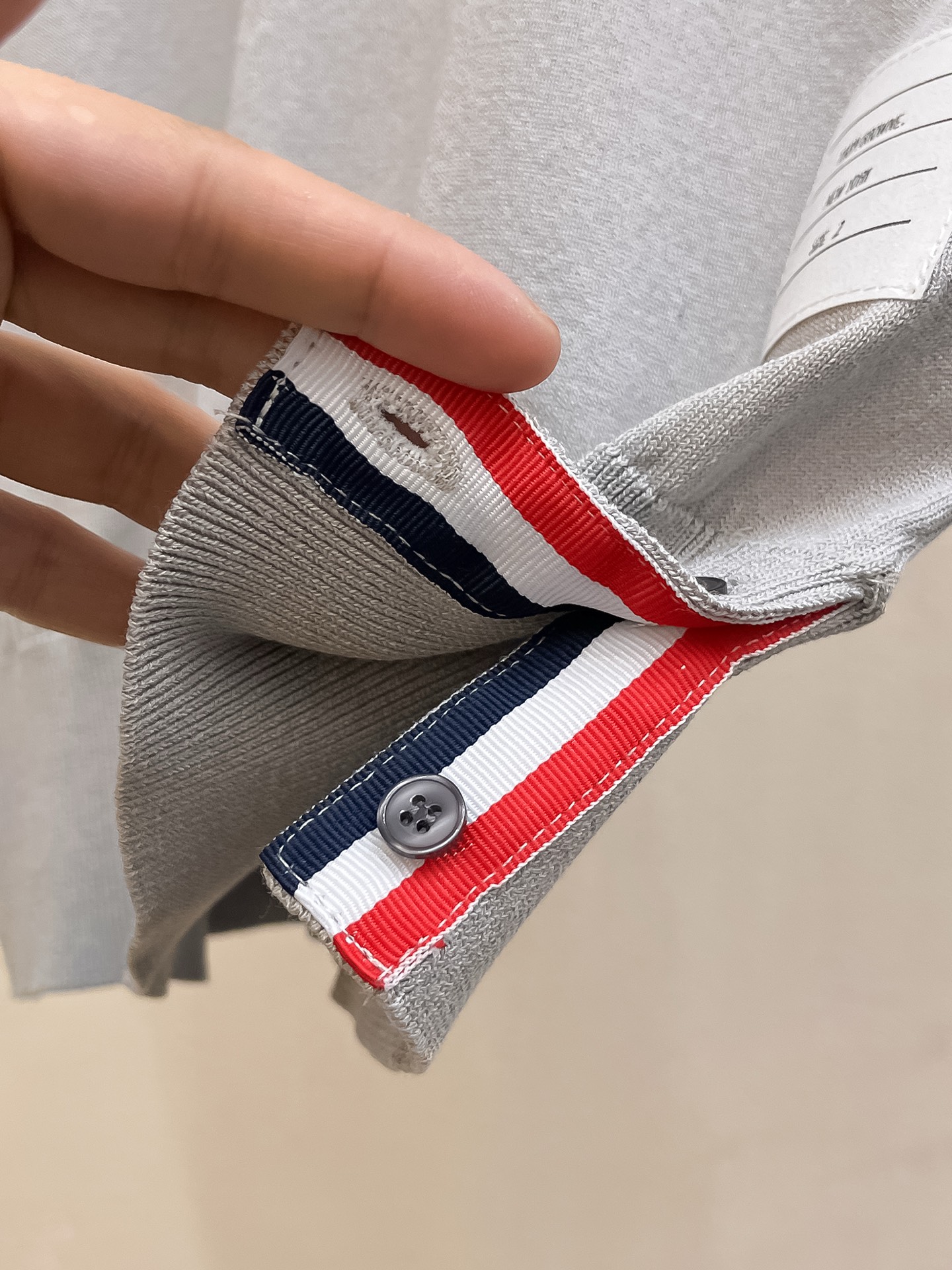 TB 2026春夏新品针织短袖，进口针织面料，手感柔软。顶级进口私货，设计潮流短袖针织衫，不失奢华 品质