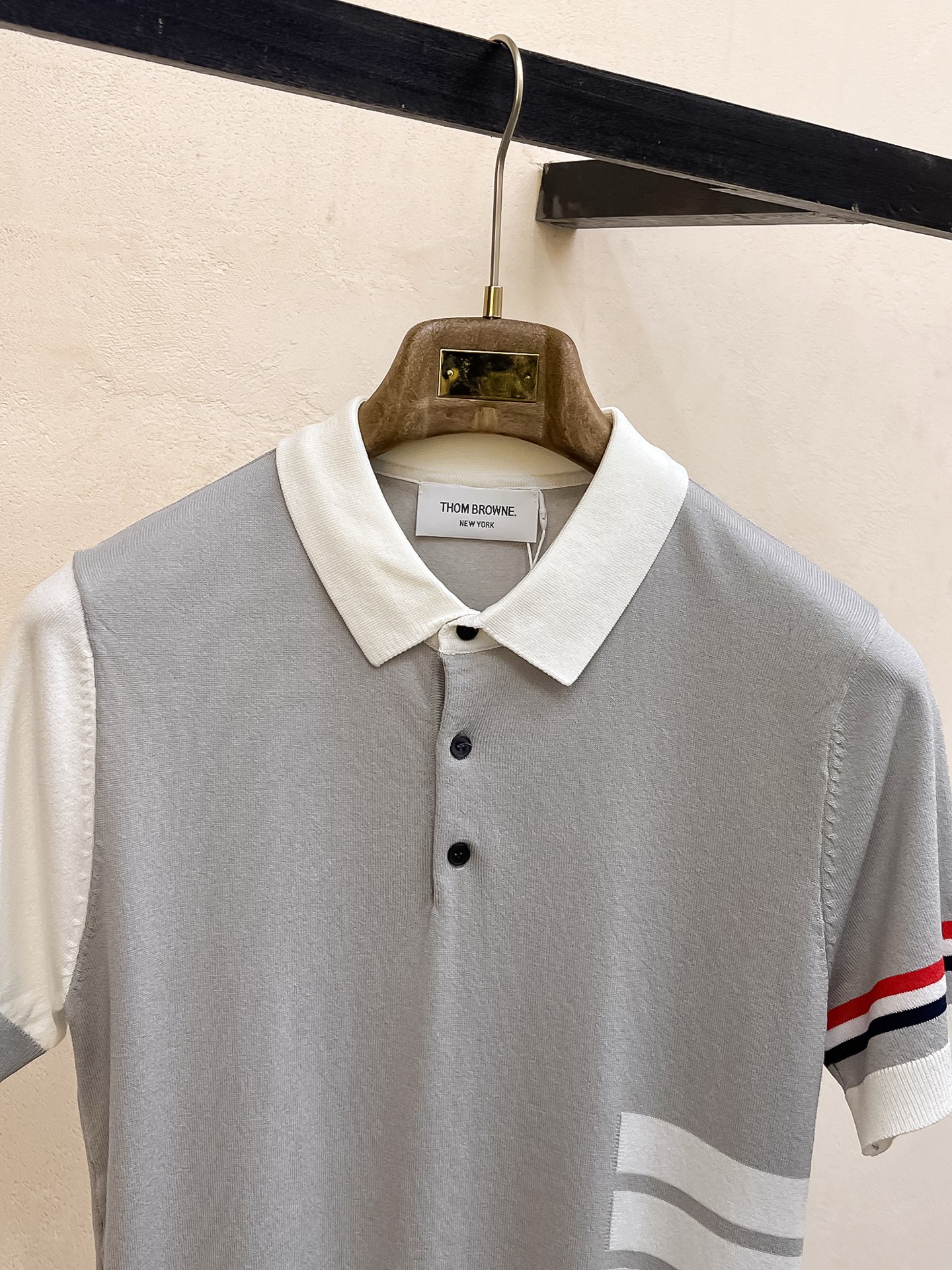 TB 2026春夏新品针织短袖，进口针织面料，手感柔软。顶级进口私货，设计潮流短袖针织衫，不失奢华 品质