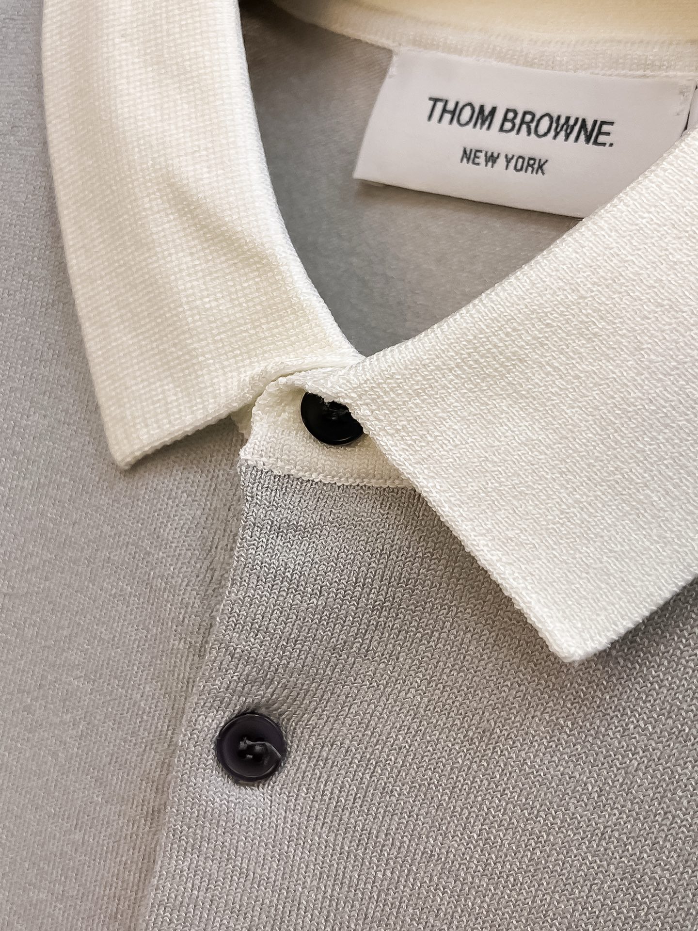 TB 2026春夏新品针织短袖，进口针织面料，手感柔软。顶级进口私货，设计潮流短袖针织衫，不失奢华 品质