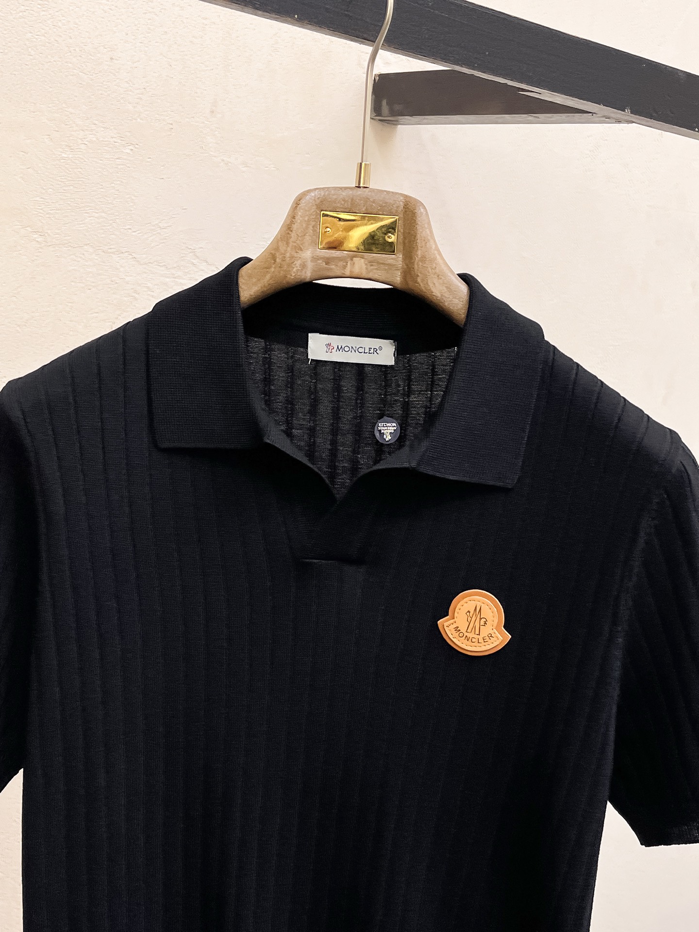 蒙口 2026春夏新品针织短袖，进口针织面料，手感柔软。顶级进口私货，设计潮流短袖针织衫，不失奢华 品质