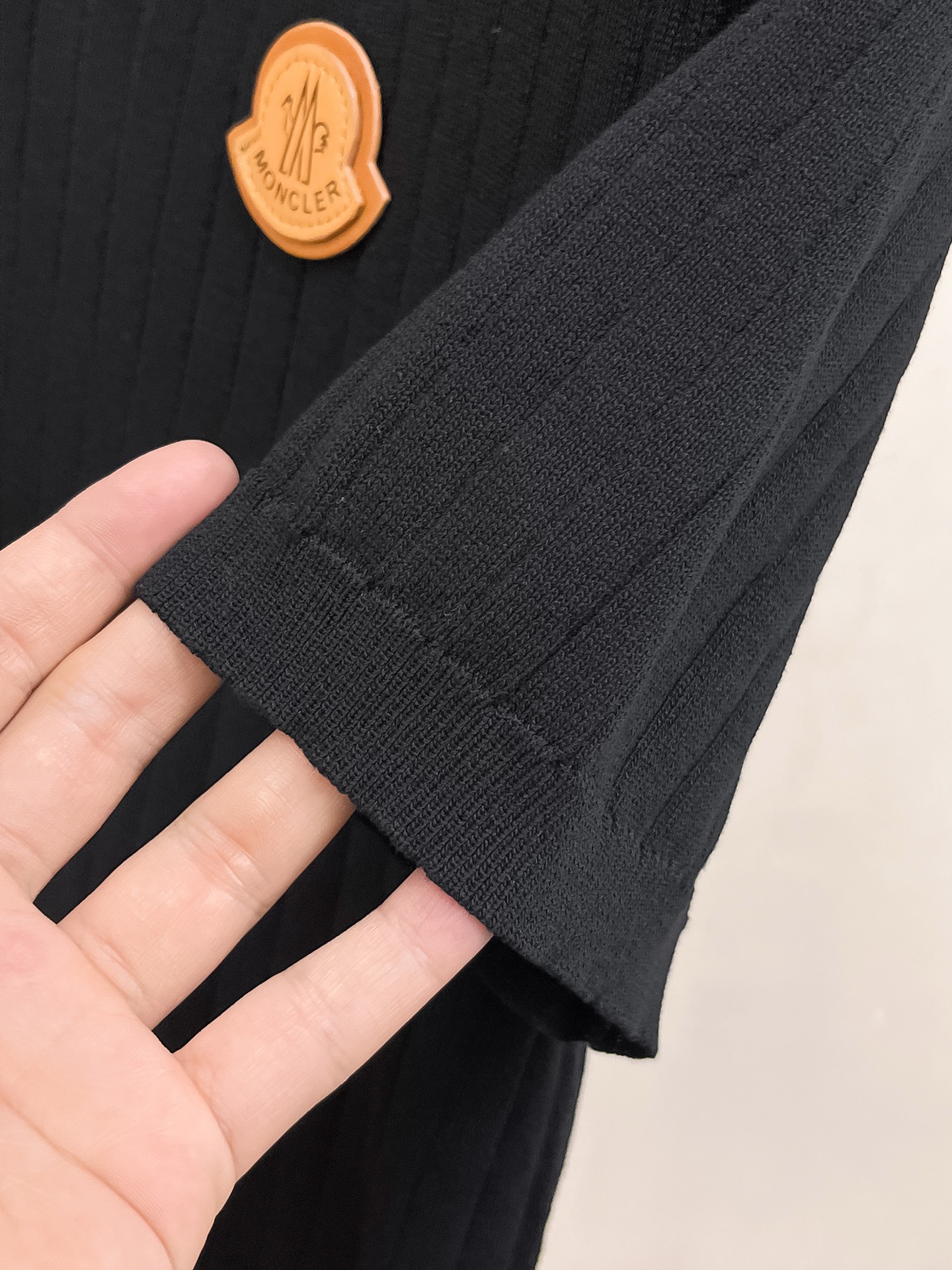 蒙口 2026春夏新品针织短袖，进口针织面料，手感柔软。顶级进口私货，设计潮流短袖针织衫，不失奢华 品质