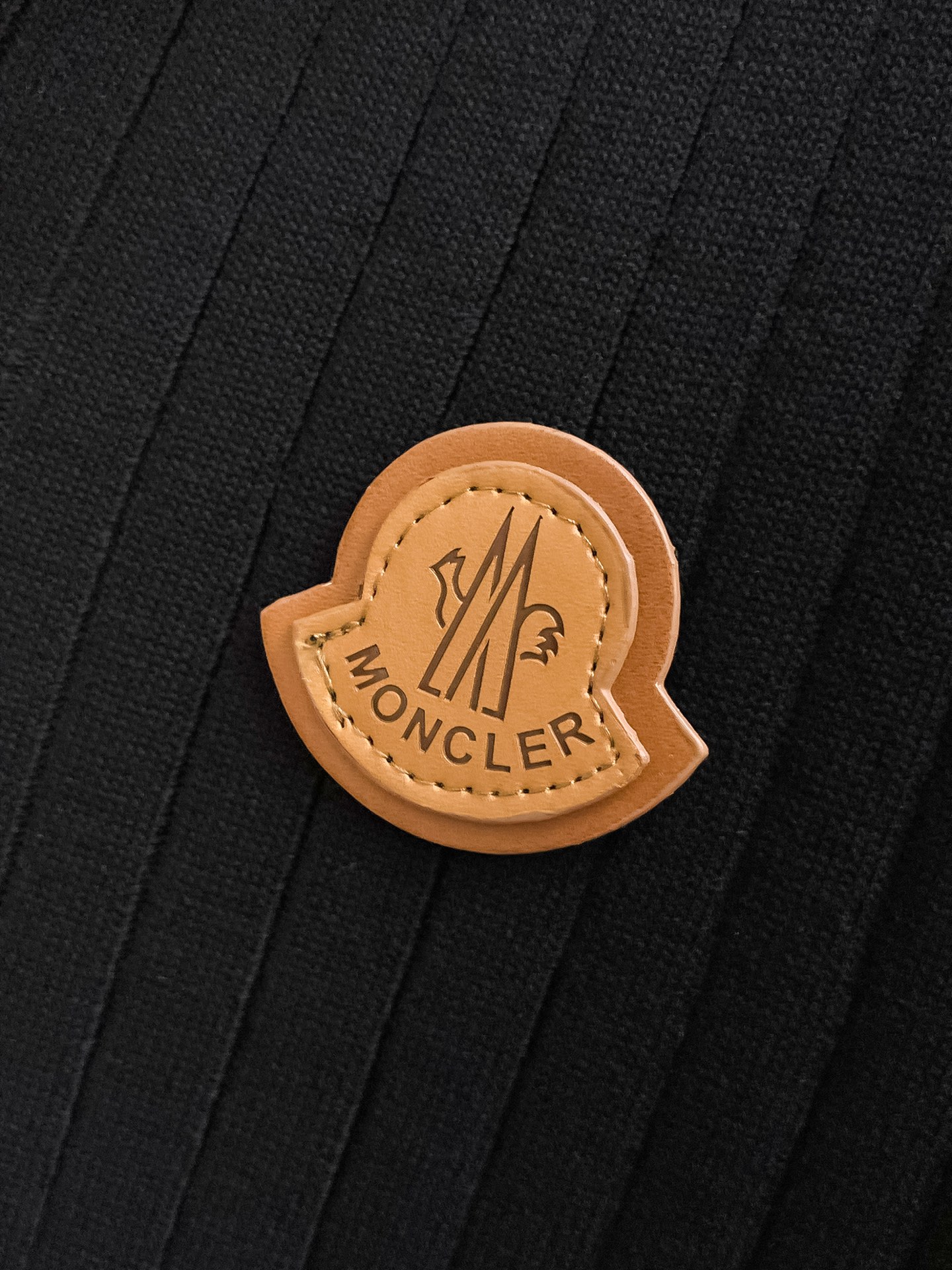 蒙口 2026春夏新品针织短袖，进口针织面料，手感柔软。顶级进口私货，设计潮流短袖针织衫，不失奢华 品质