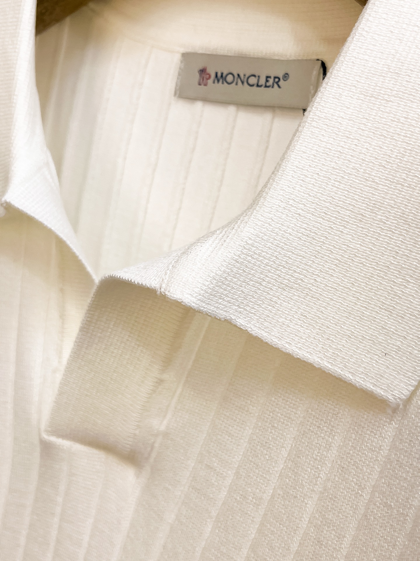 蒙口 2026春夏新品针织短袖，进口针织面料，手感柔软。顶级进口私货，设计潮流短袖针织衫，不失奢华 品质